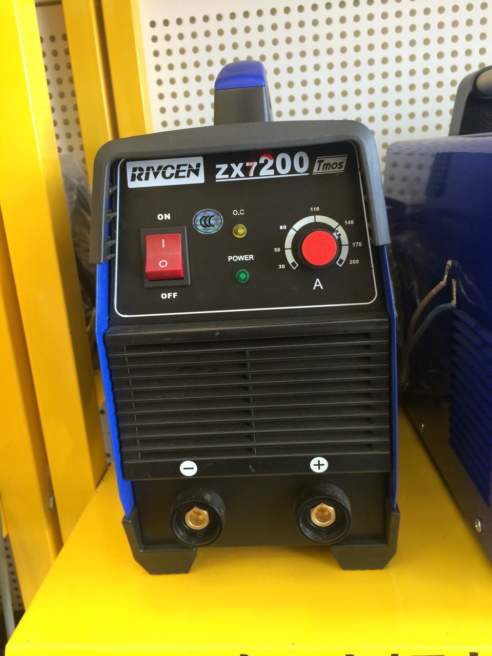 Máy Hàn Que ZX7 200A Rivcen-220v -Hàn que 3.. 2 ly -Máy kèm 5 m cáp phi 16kìm hàn  kẹp mát