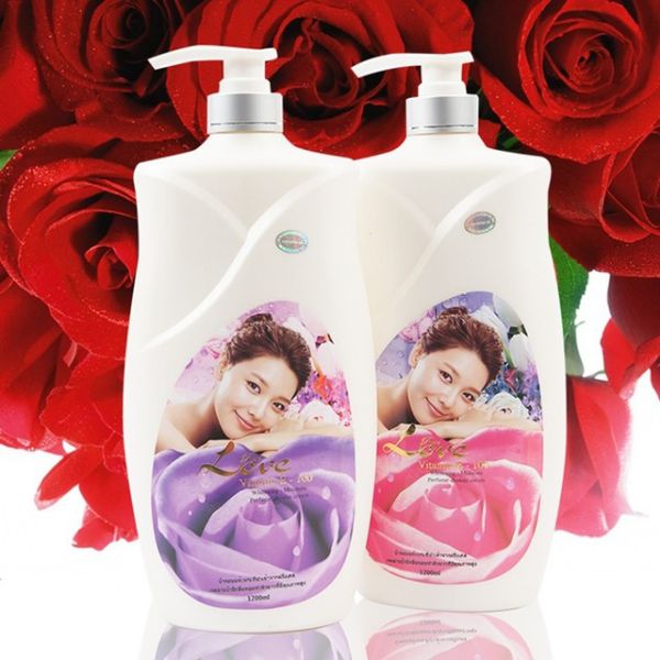 Sữa Tắm Trắng Da Dưỡng Ẩm Thái Lan Rose Love 1200Ml