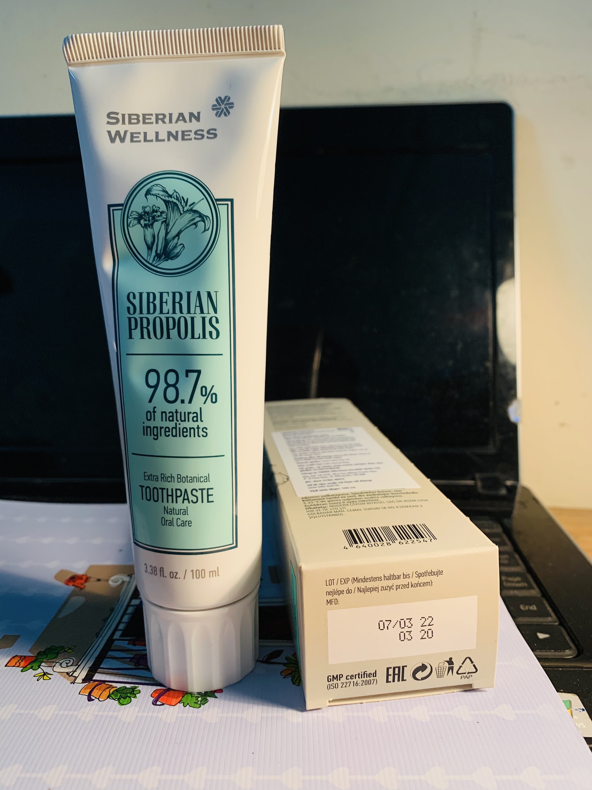 Kem đánh răng thảo dược "Keo ong Siberi" sự bảo vệ tự nhiên Siberian Propolis Extra rich botanical tooth paste Natural oral care