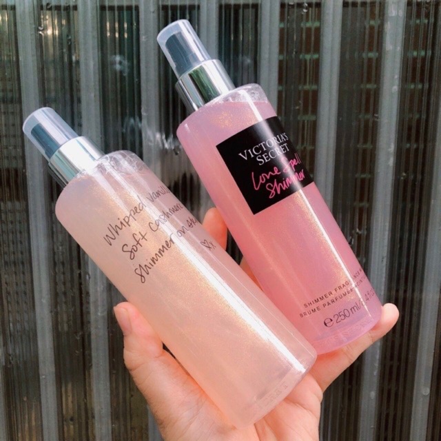 Xịt Body Victoria Secret Có Nhũ Bắt Ánh Sáng 250Ml