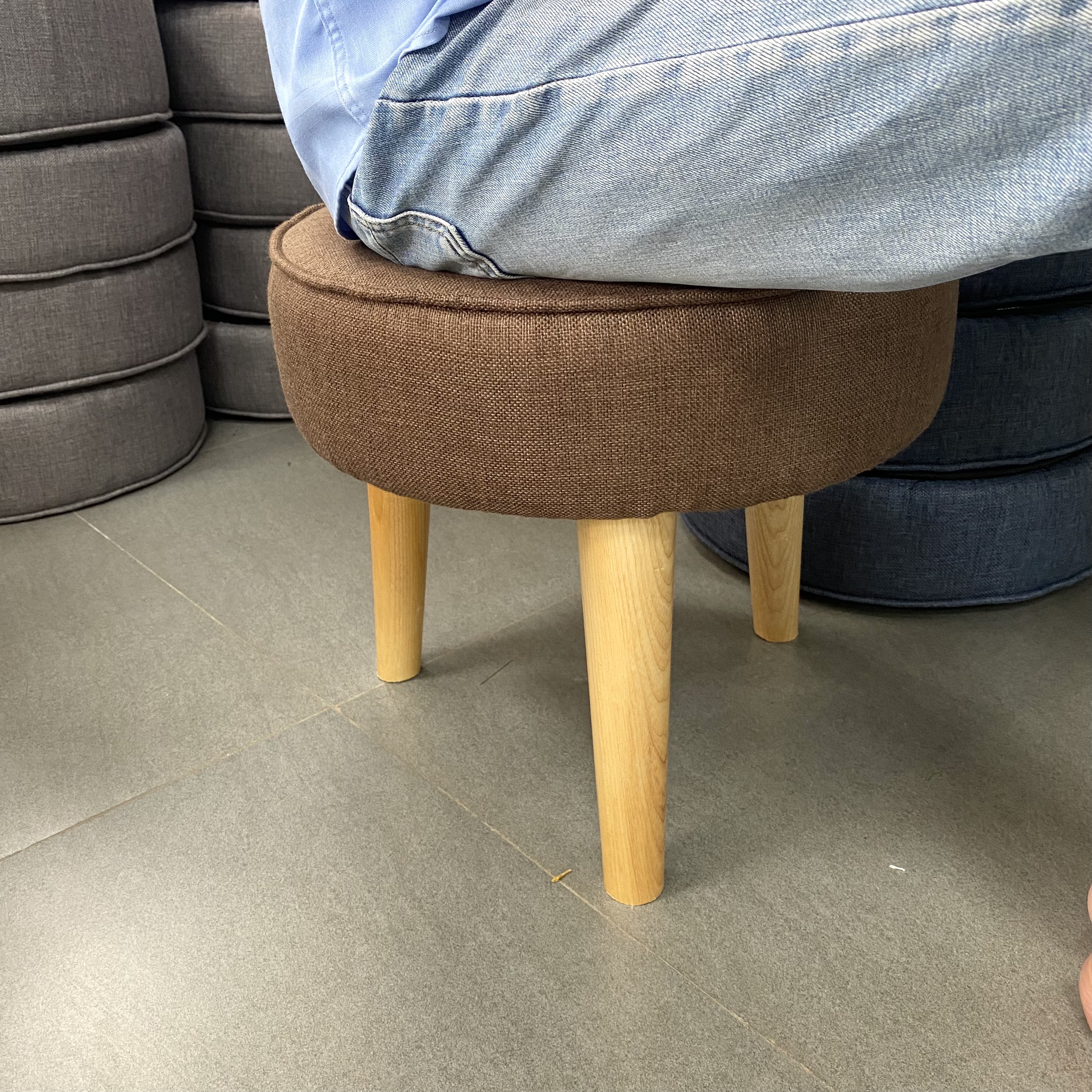 Ghế Đôn Sofa Cao Cấp THA Đôn Gác Chân Tròn Khung Gỗ Bọc Vải Oxford 600D Có Lò Xo Êm Ái