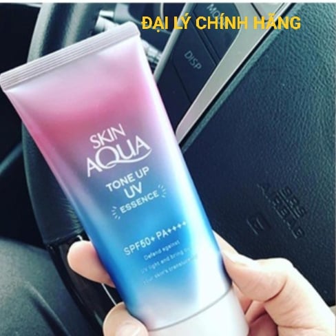 Kem chống nắng kiềm dầu nâng tông Sunplay Skin Aqua Tone Up UV Milk 50g