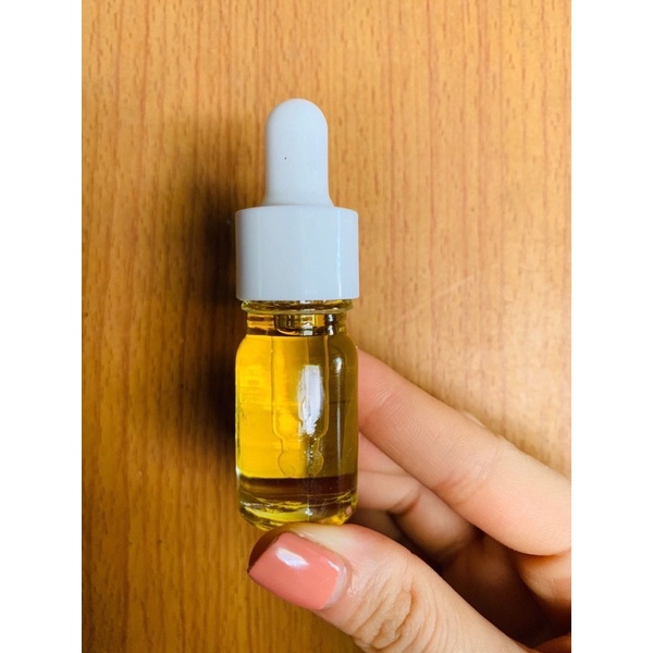 Serum nhuỵ hoa nghệ tây Saffron cao cấp Trắng Da Dưỡng Ẩm Giảm Mụn Mờ Xạm Nám cho làn da đều màu rạng rỡ Thúc đẩy quá trình tái tạo da cải thiện bề mặt da sần sùi thô ráp lỗ chân lông to