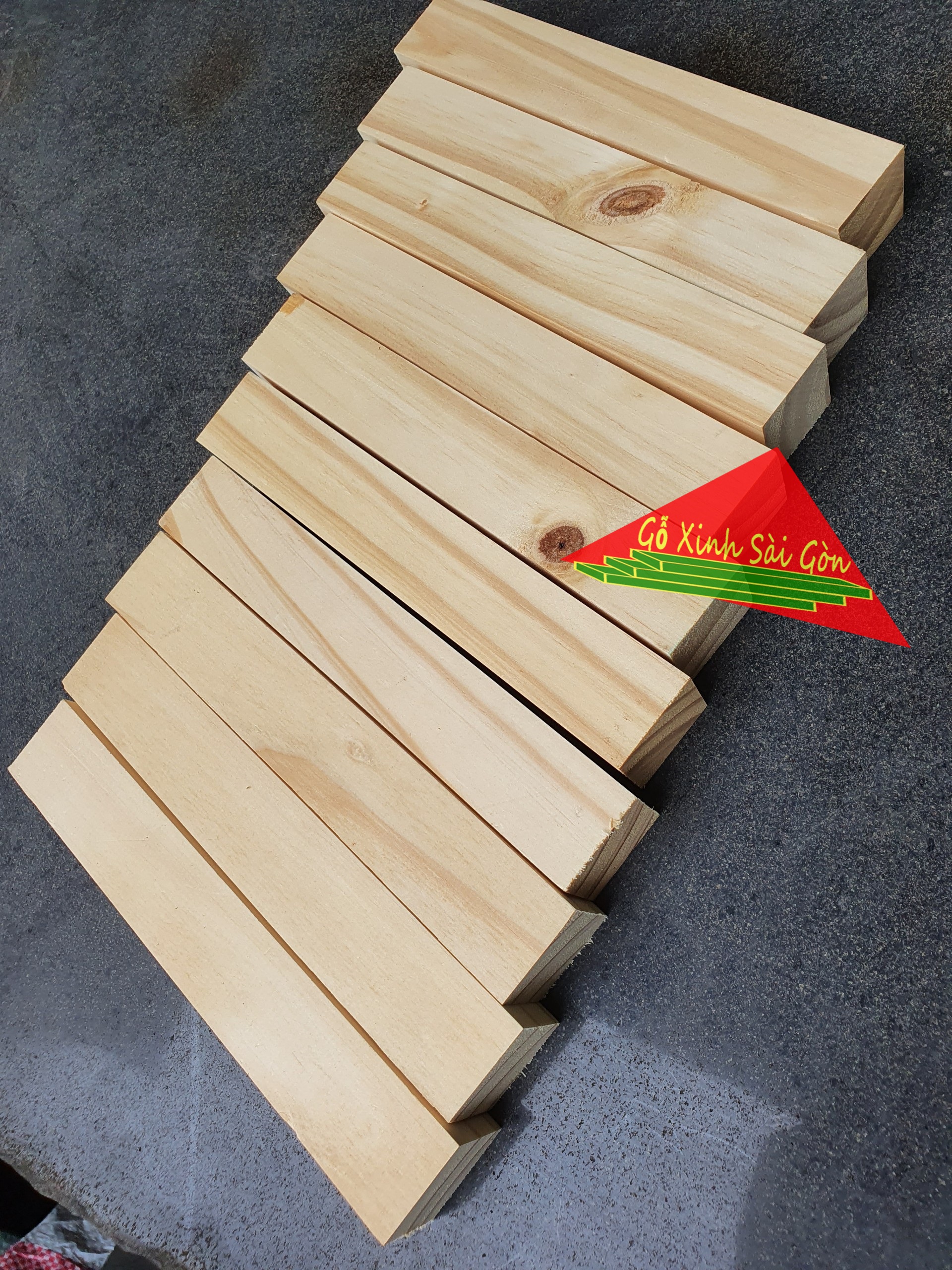 Thanh gỗ thông vuông 3x3cm dài 20cm-30cm-40cm-50cm-60cm đã bào láng đẹp 4 mặt dùng làm mô hìnhdecor các kiểu