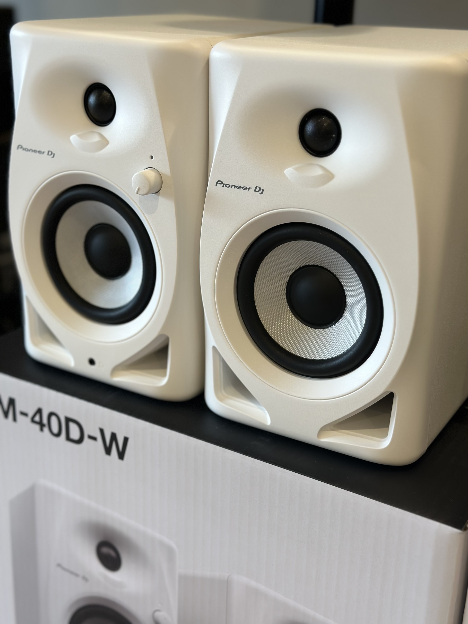 Loa kiểm âm Pioneer DJ 2 chế độ DJ/Production DM40D - Hàng chính hãng