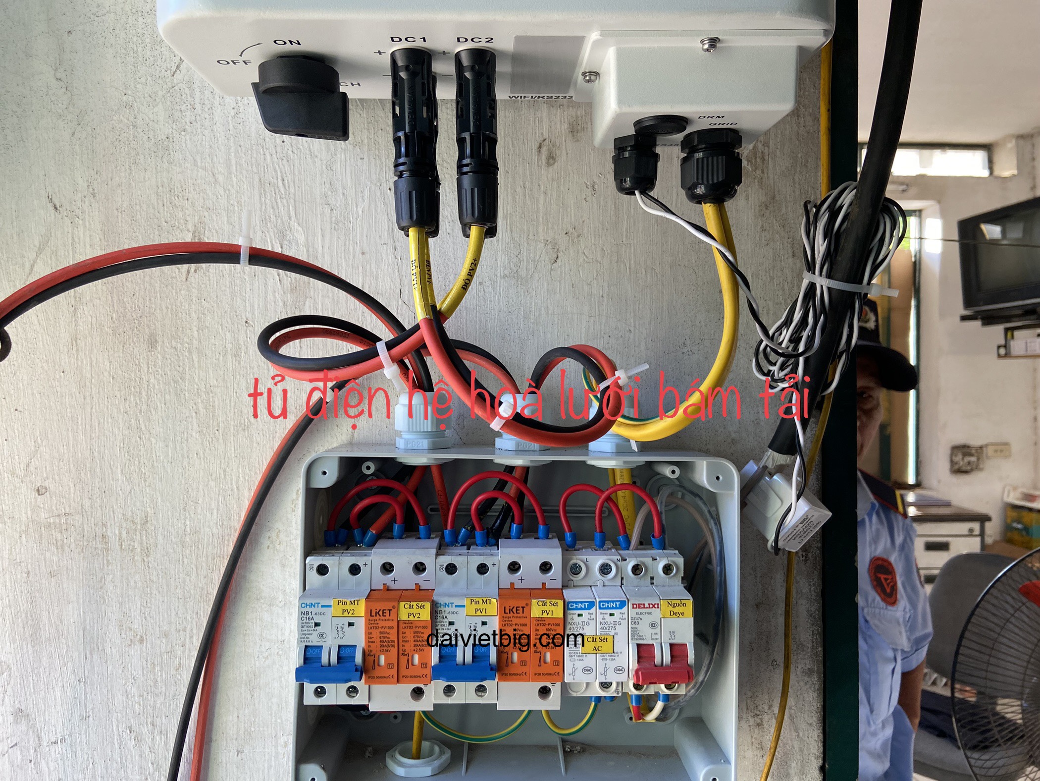 Tủ Điện Năng Lượng Mặt TrờI hoà lưới bám tải Deye 3KW 5KW 6KW 8KW 12KW 15K Cao Cấp