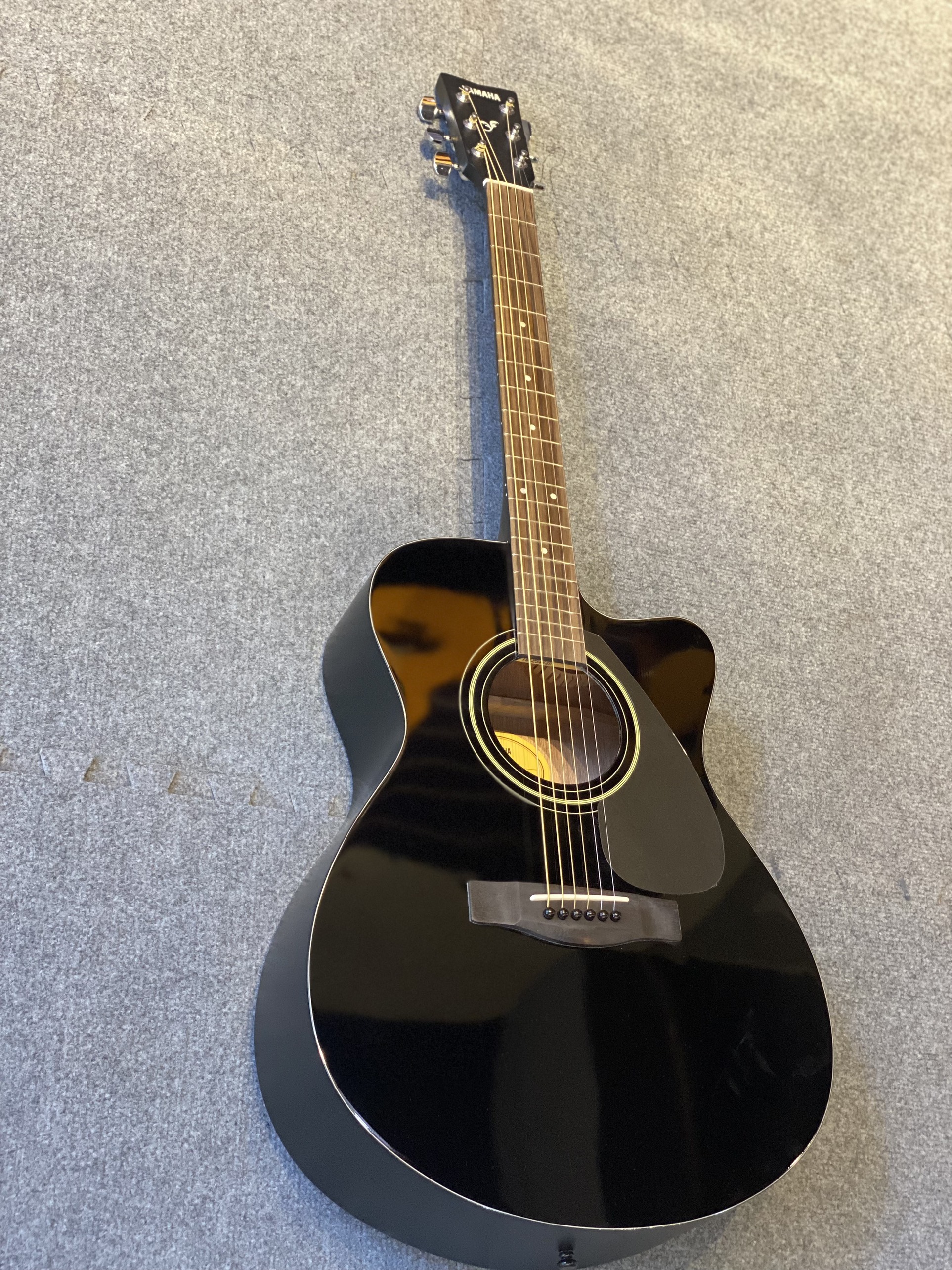 Đàn guitar acoustic Yamaha FS100C( màu đen)-Hàng chính hãng