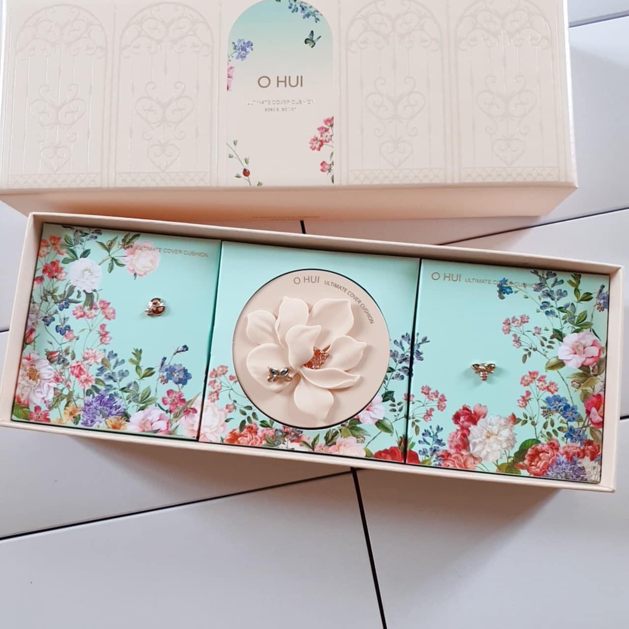 Bộ Phấn Nước O Hui Ultimate Cover Cushion 3 Sản Phẩm Mẫu 2021 Cho Bạn Lớp Make Up Ho&Agraven Hảo Độ Che Phủ Cao Gi&Uacutep L&Agraven Da Trắng Mịn Tự Nhi&Ecircn Kh&Ocircng T&Igrave Vết