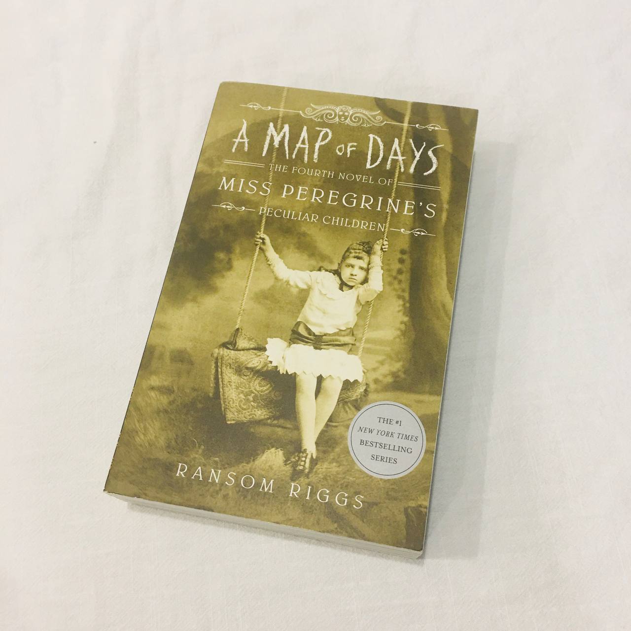 Sách A Map of Days : Miss Peregrine’s Peculiar Children Sách 4 ( Khu Vườn Sách )