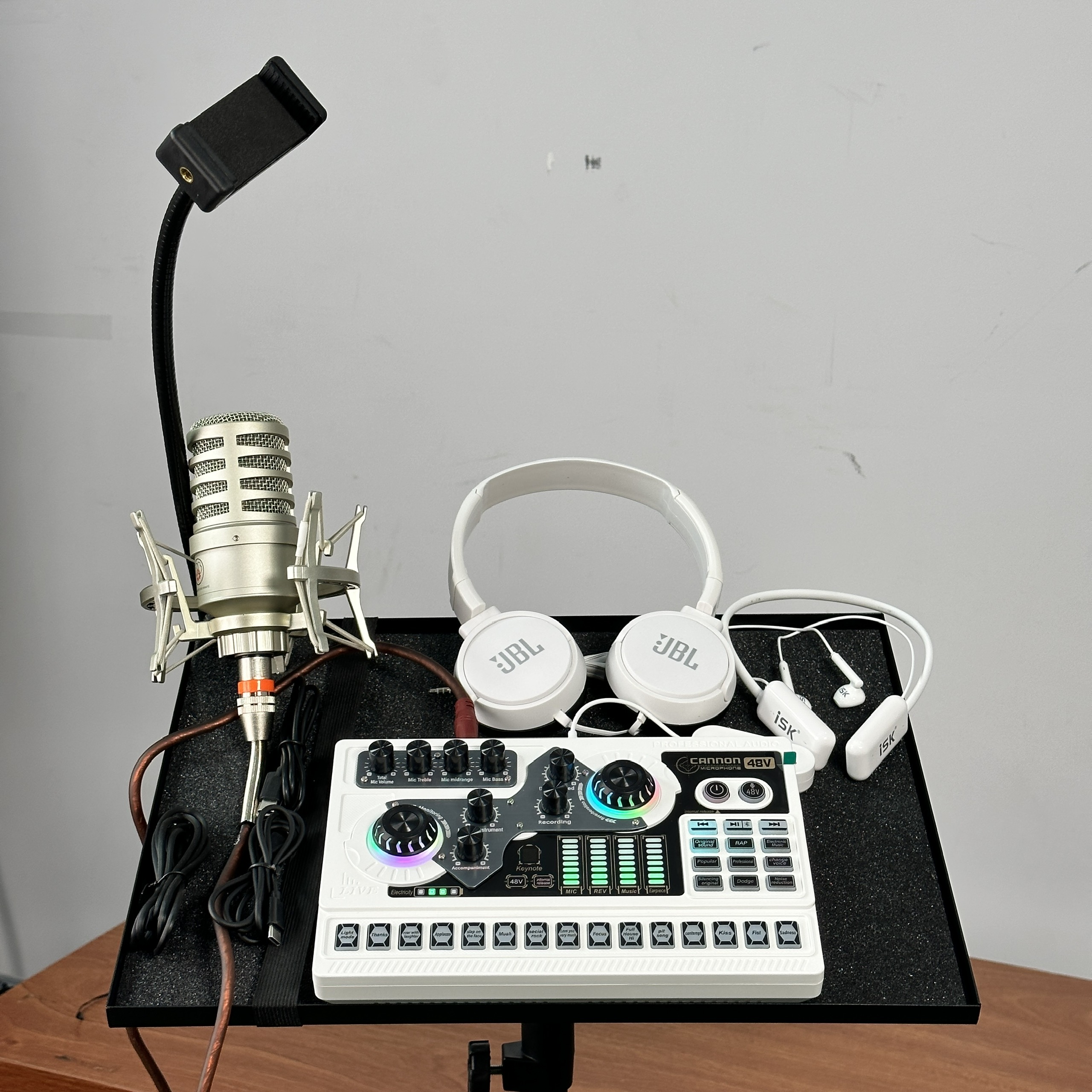 Combo chuyên thu âm livestream karaoke tiktok idol bigo bán hàng onl sound card X5 và Micro Q3  cao 