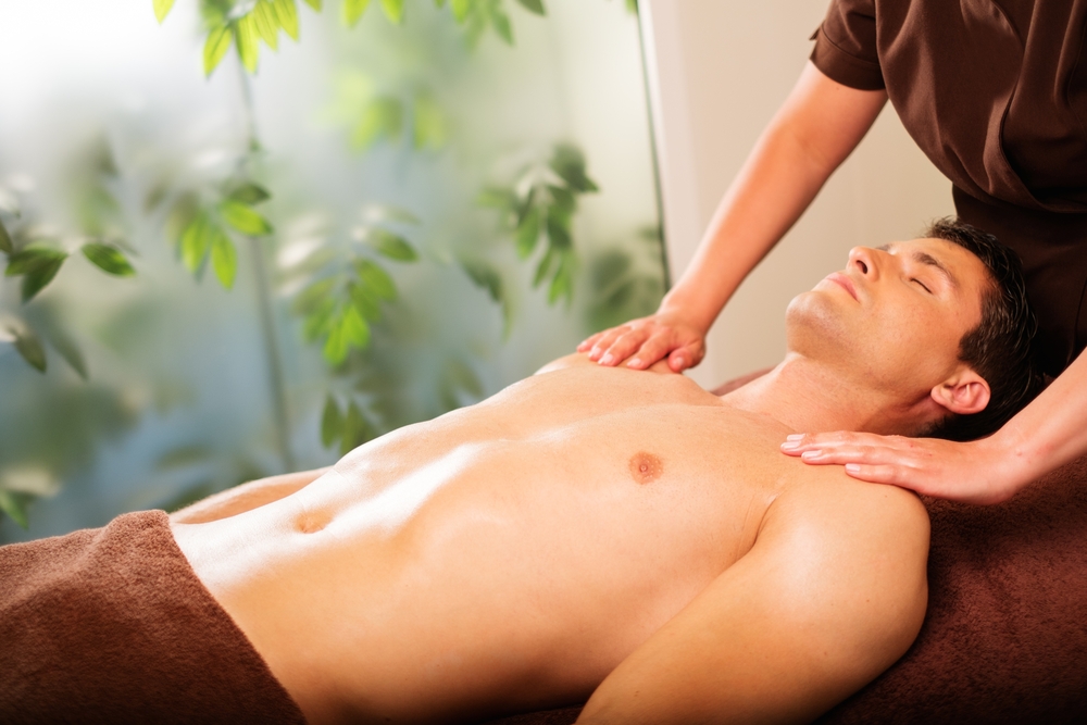 Dầu Massage Yoni Bôi trơn toàn thân và vùng kín -  giúp chị em vượt qua các sang chấn về vấn đề chăn