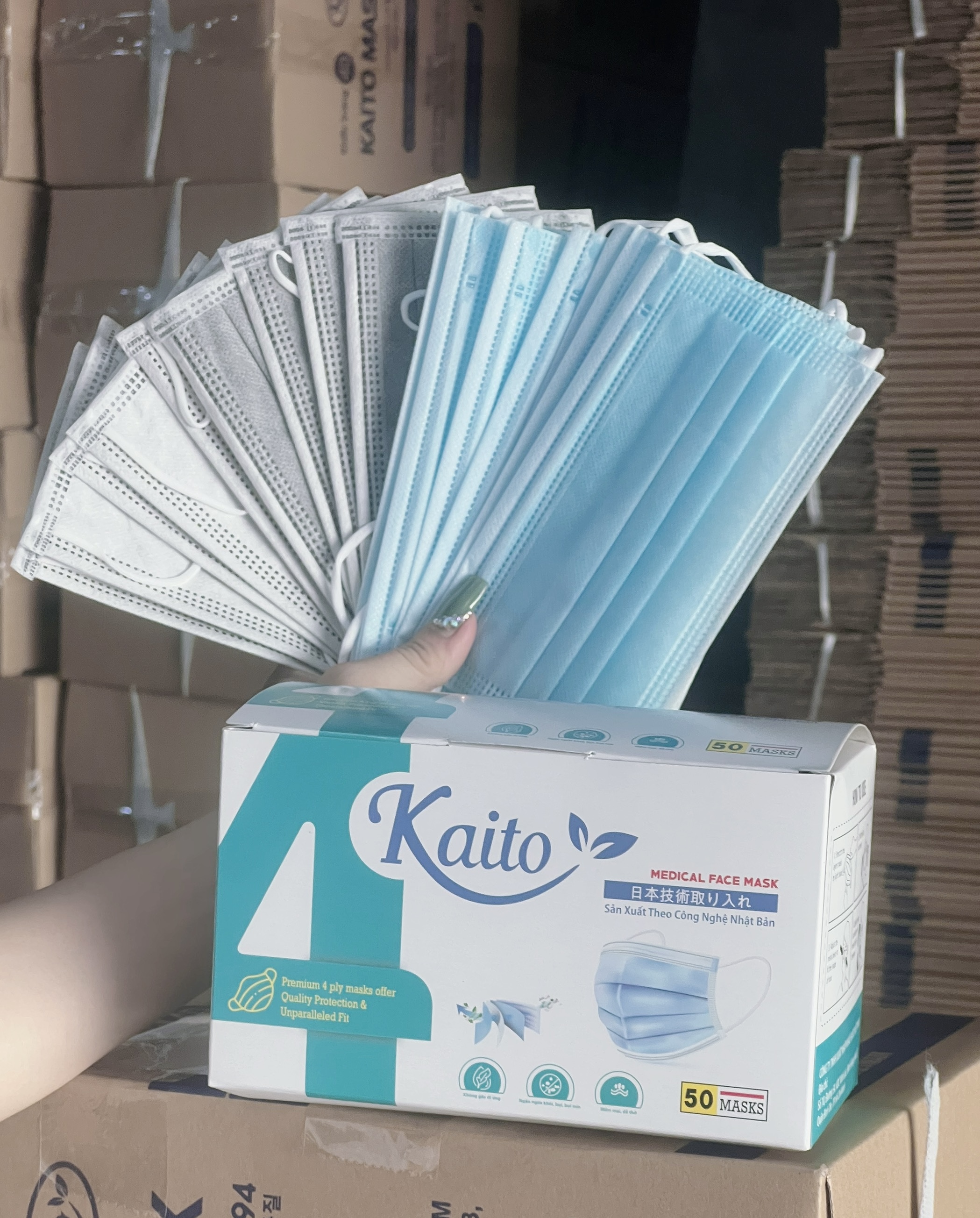Hộp 50 cái khẩu trang y tế kháng khuẩn 4 lớp KAITO ( Xanh )