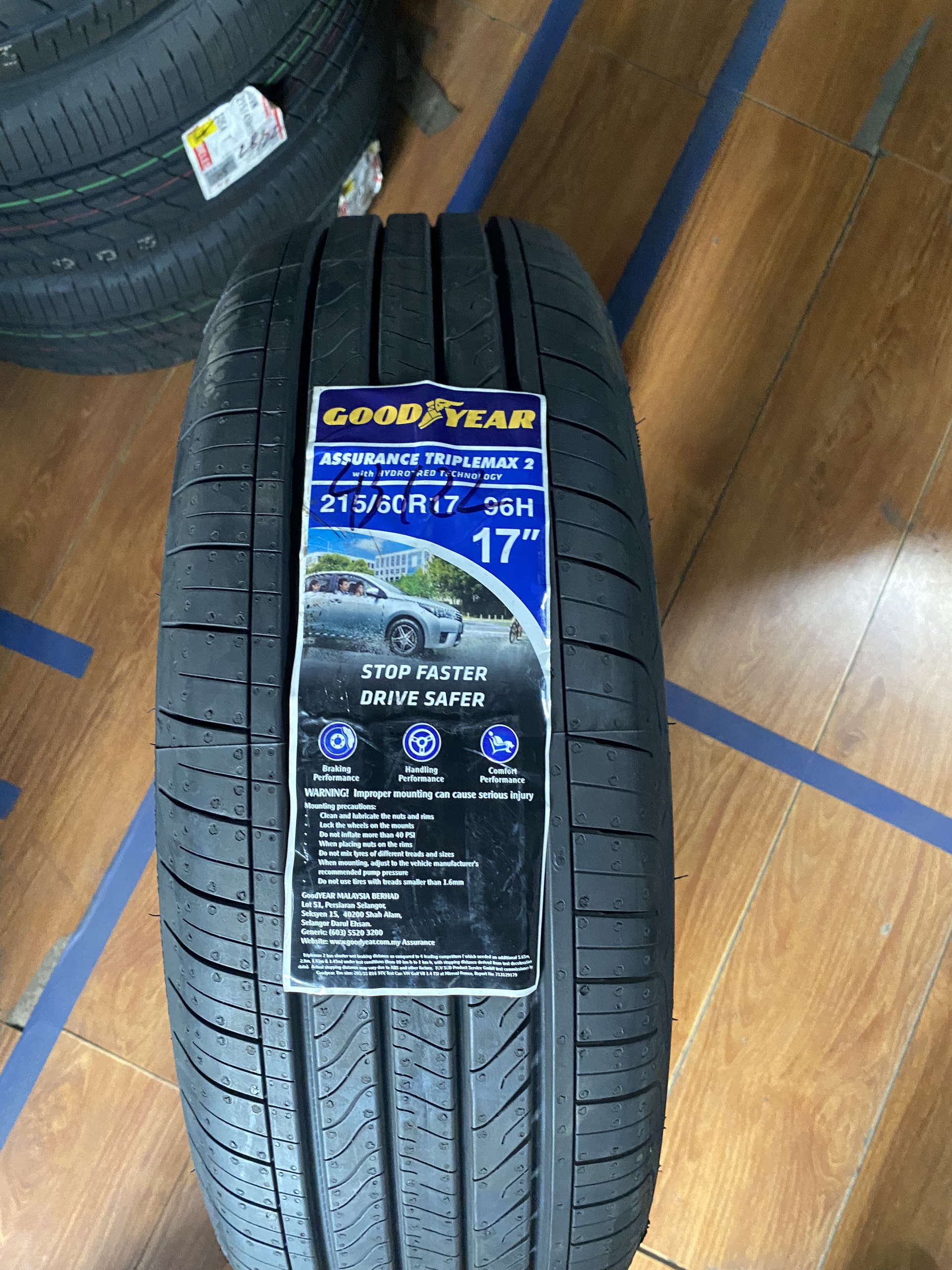 Lốp Goodyear 215/60R17 Assurance Triplemax 2