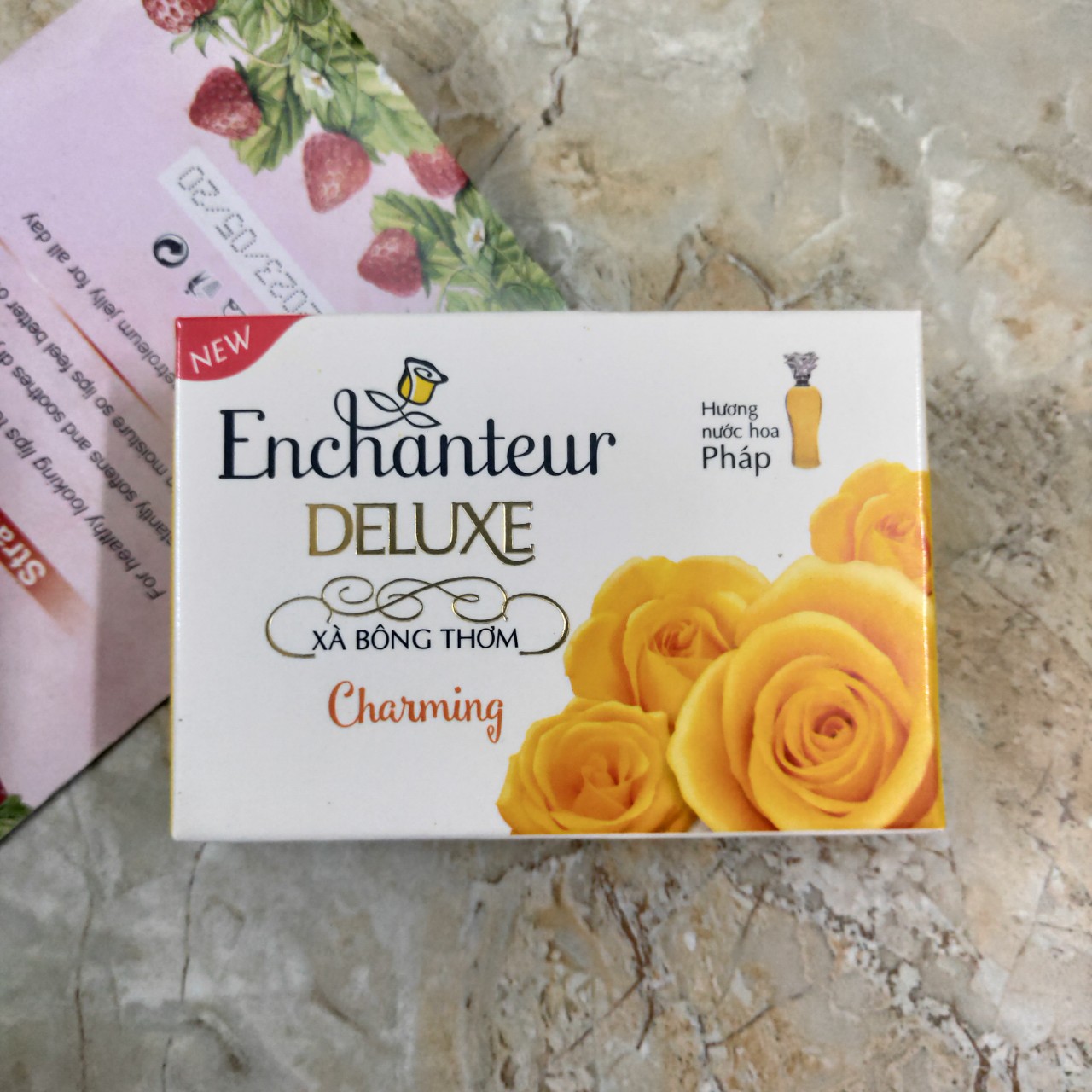 Bánh Xà Bông Tắm Enchanteur Deluxe Hương Nước Hoa Pháp 90G