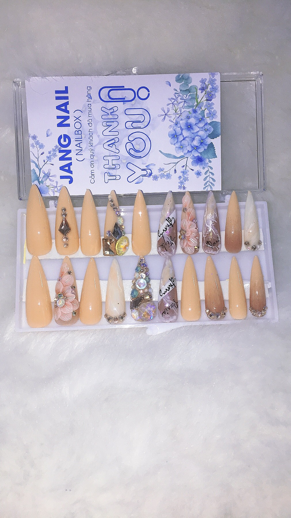 Nailbox Móng Úp Tay Thiết Kế Sẵn Màu Da / Màu Nude/ Móng Tay Giả Nhọn (Phối Phụ Kiện Sang Chảnh ) ( Kèm Ảnh Thật)