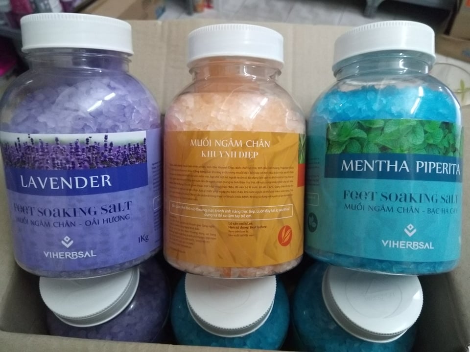 Muối ngâm chân tắm thảo mộc lọ 1kg VIHERBSAL Việt Nam date 2022