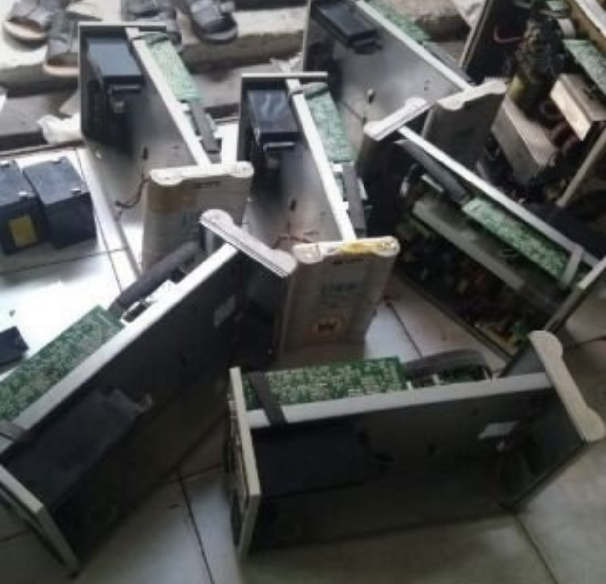 Bộ Lưu Điện UPS Santak on-line C1K