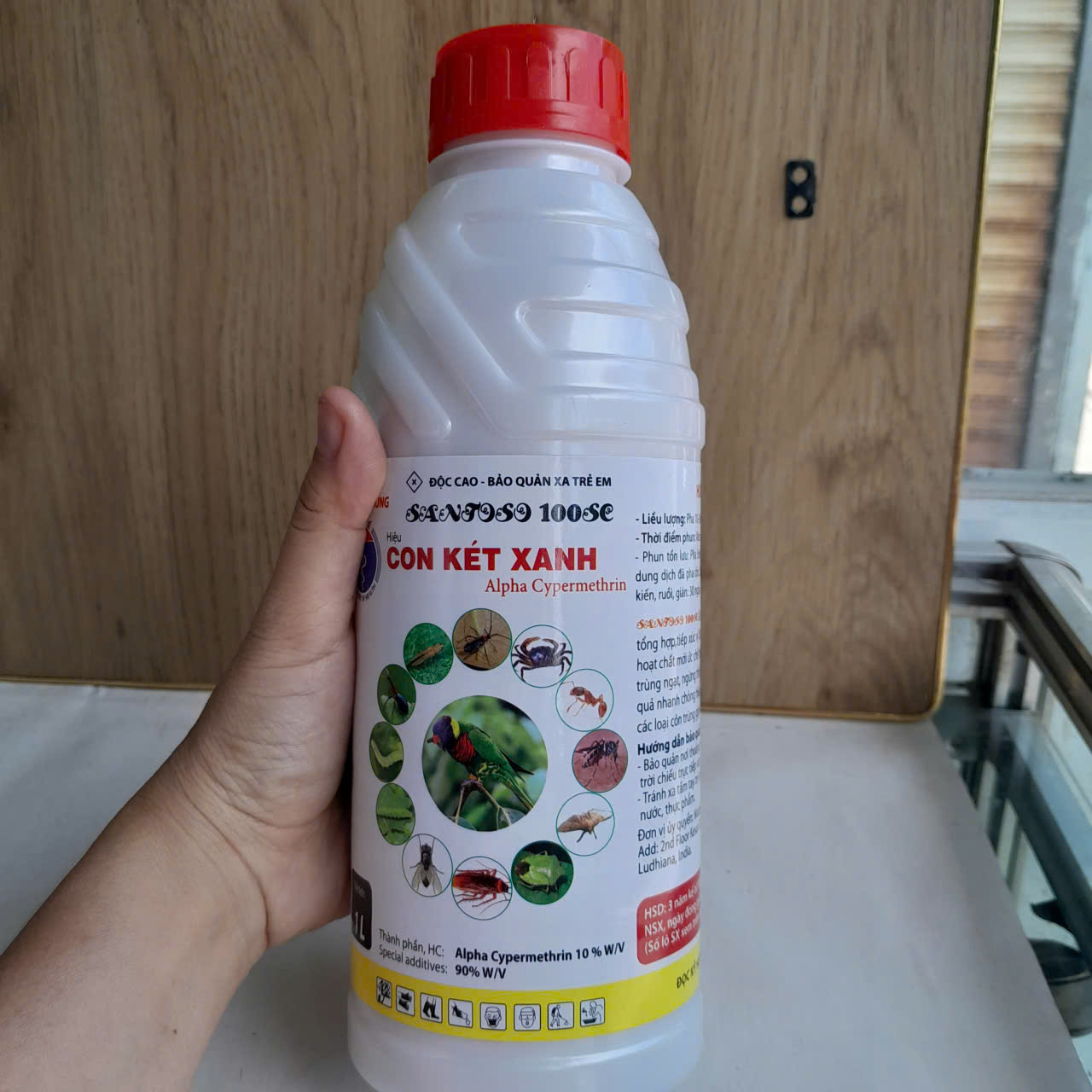 Santoso 100SC Hiệu Con Két Xanh Chai 1 lít - Vẹt Xanh tên cũ Đặc trừ ruồi vàng bướm muỗi kiến bọ cán