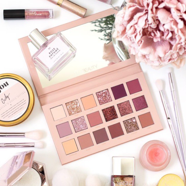 Bảng Màu Mắt Huda Beauty Nude New Eyeshadow Pallet Sản Phẩm Tốt Chất Lượng Cao Cam Kết Như Hình Độ Bền Cao Xin Vui Lòng Inbox Shop Để Được Tư Vấn Thêm Về Thông Tin