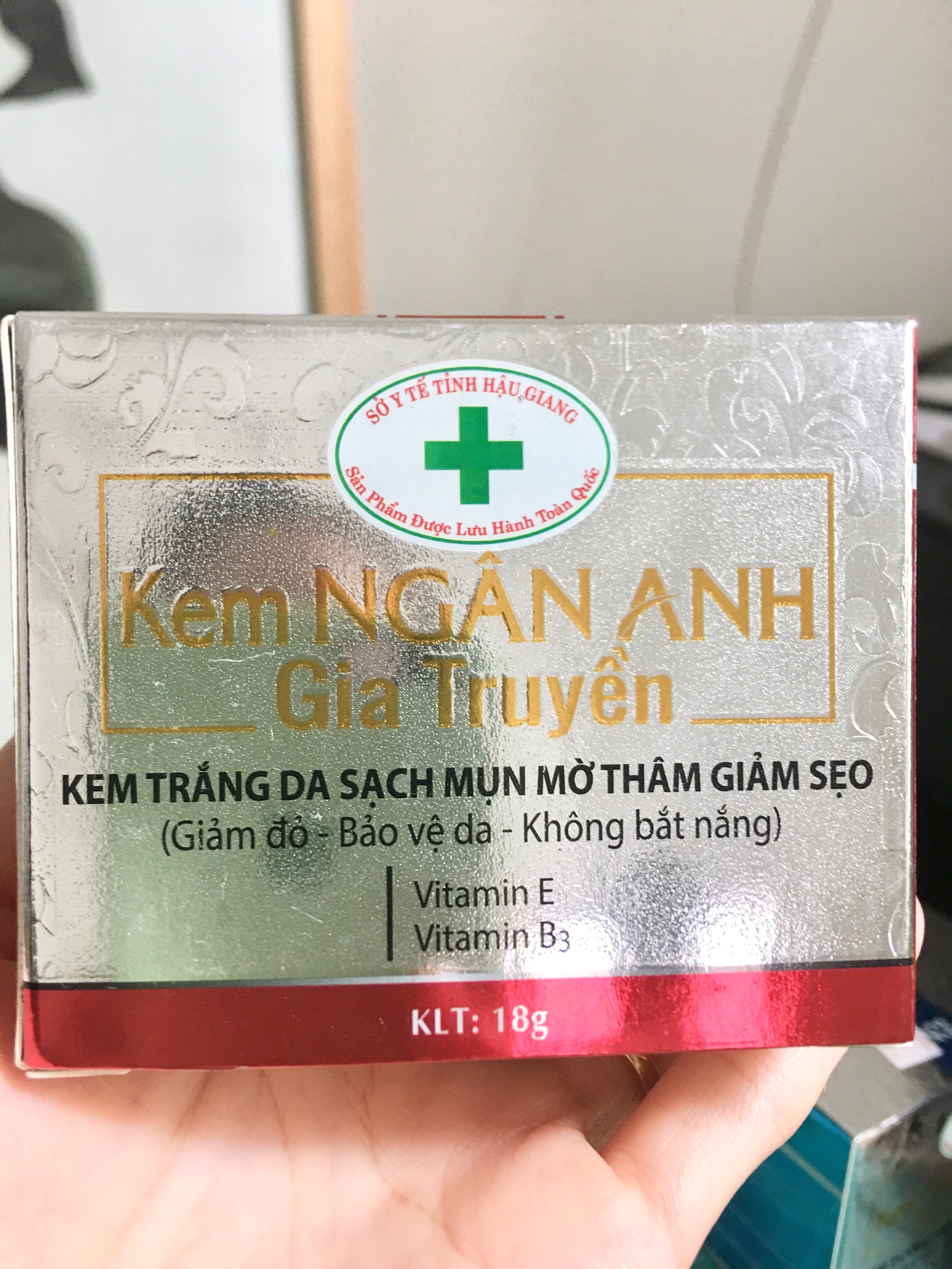 Kem Trắng Da Sạch Mụn Mờ Thâm Giảm Sẹo Ngân Anh Gia Truyền