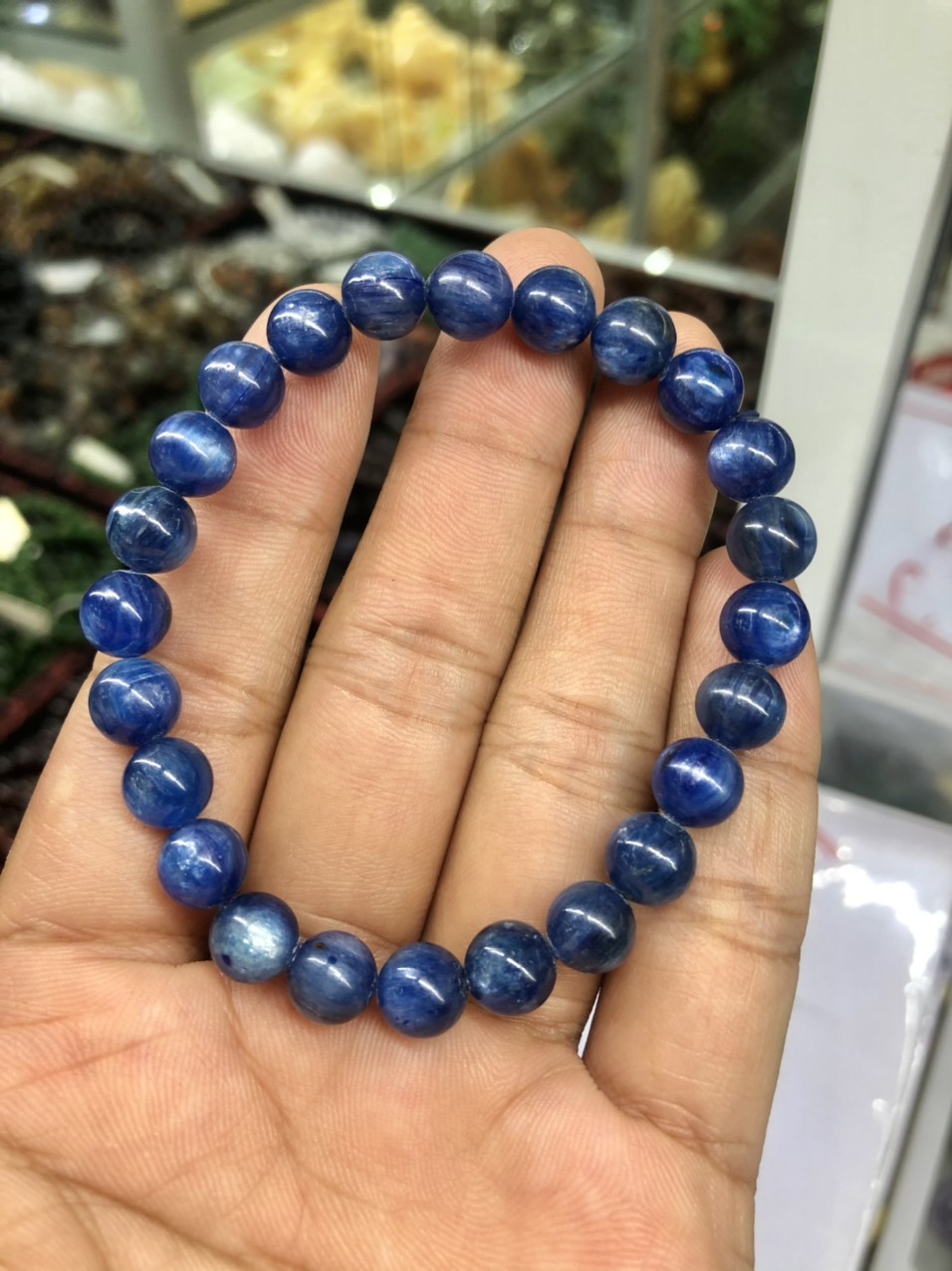 Vòng đeo tay lắc tay phong thủy đá Sapphire nước ( Kyanite )