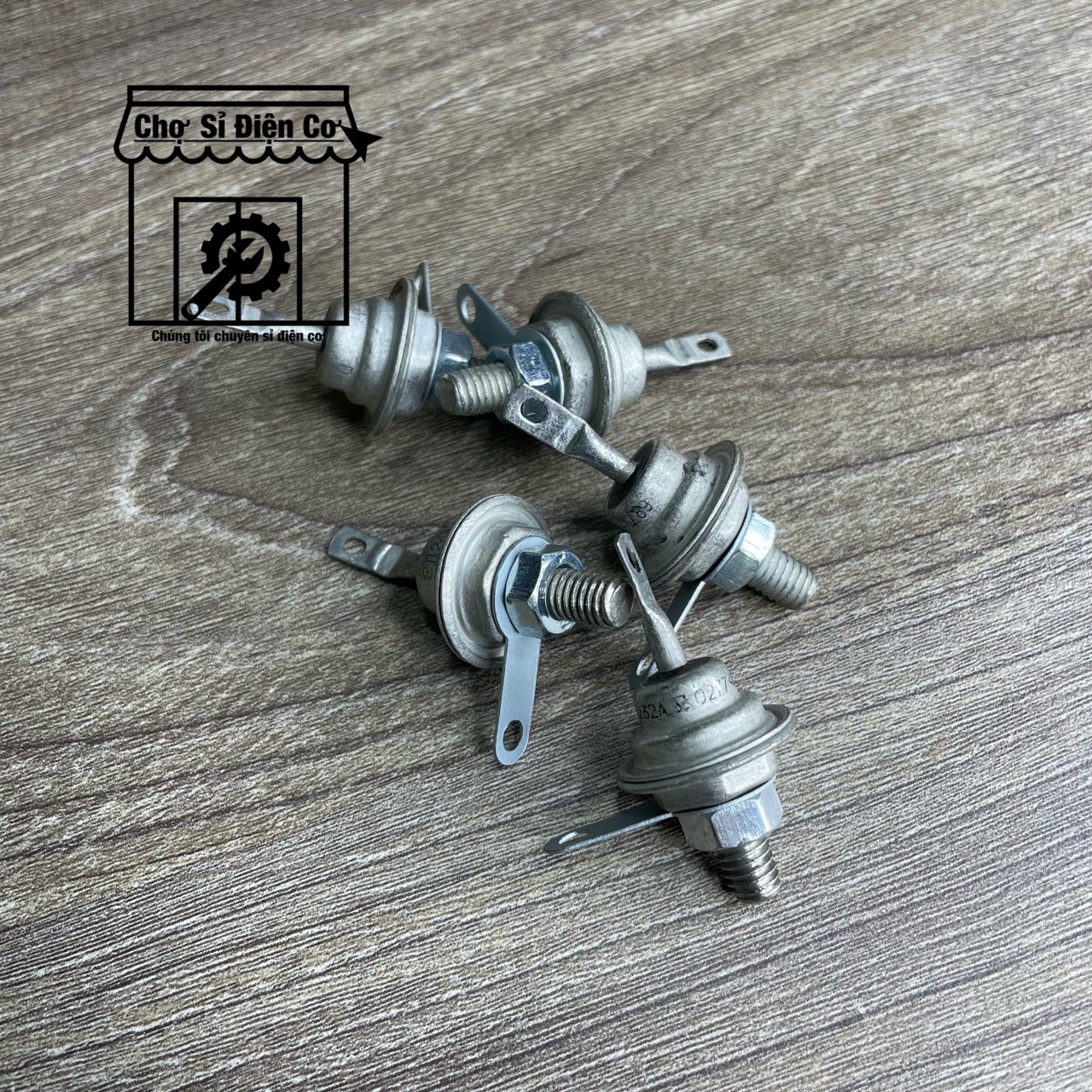 Diot Liên Xô ( Nga ) 10A Sử Dụng Kích Điện Sạc Ắc Quy Máy Hàn Diode Cấu Tạo Thân Kim Loại