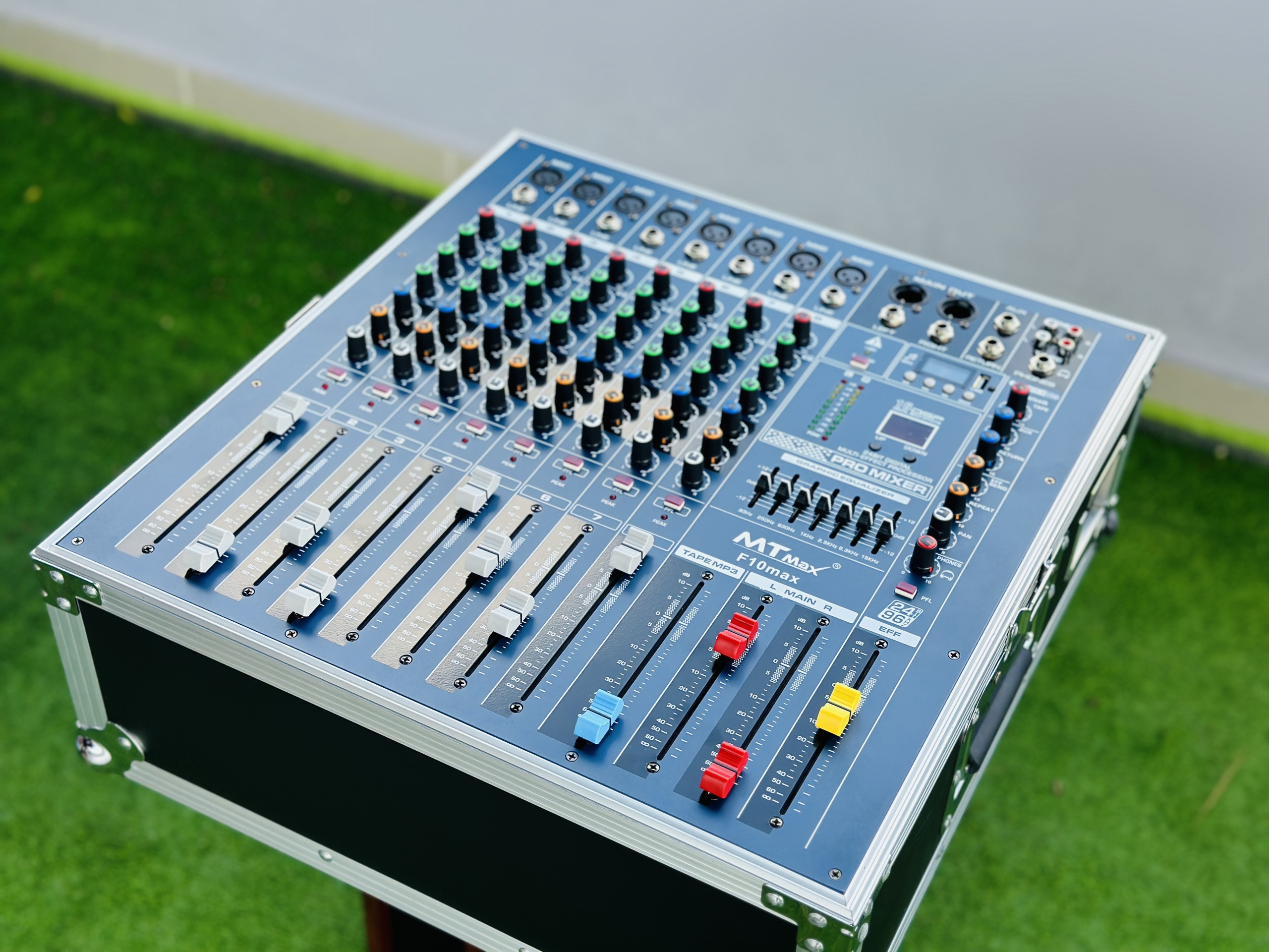 [ Giá Tốt ] Bàn Mixer Mini Liền Công Suất Lớn MTMAX F82D - Bàn Trộn Chính Hãng 2 Kênh 600W 16 Hiệu Ứ