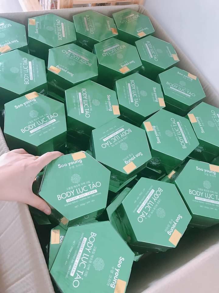 Chính Hãng] Kem Body Lục Tảo Soo Young Korea - 250 Gram - Dưỡng Da Nâng Tone Thần Tốc Gúp Da Đàn Hồi Mịn Màn Tươi Trắng Thúc Đẩy Quá Trình Tái Tạo Sản Sinh Tế Bào Da Mạnh Mẽ