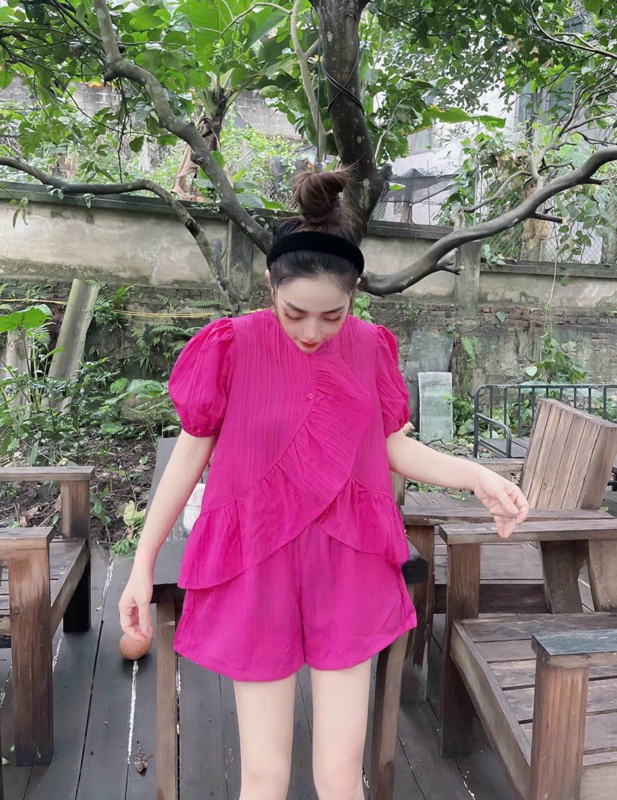 Set bộ đũi áo ngắn tay cổ V phối bèo mix quần ngắn phong cách trẻ trung Set siêu HOT quần đùi mix áo