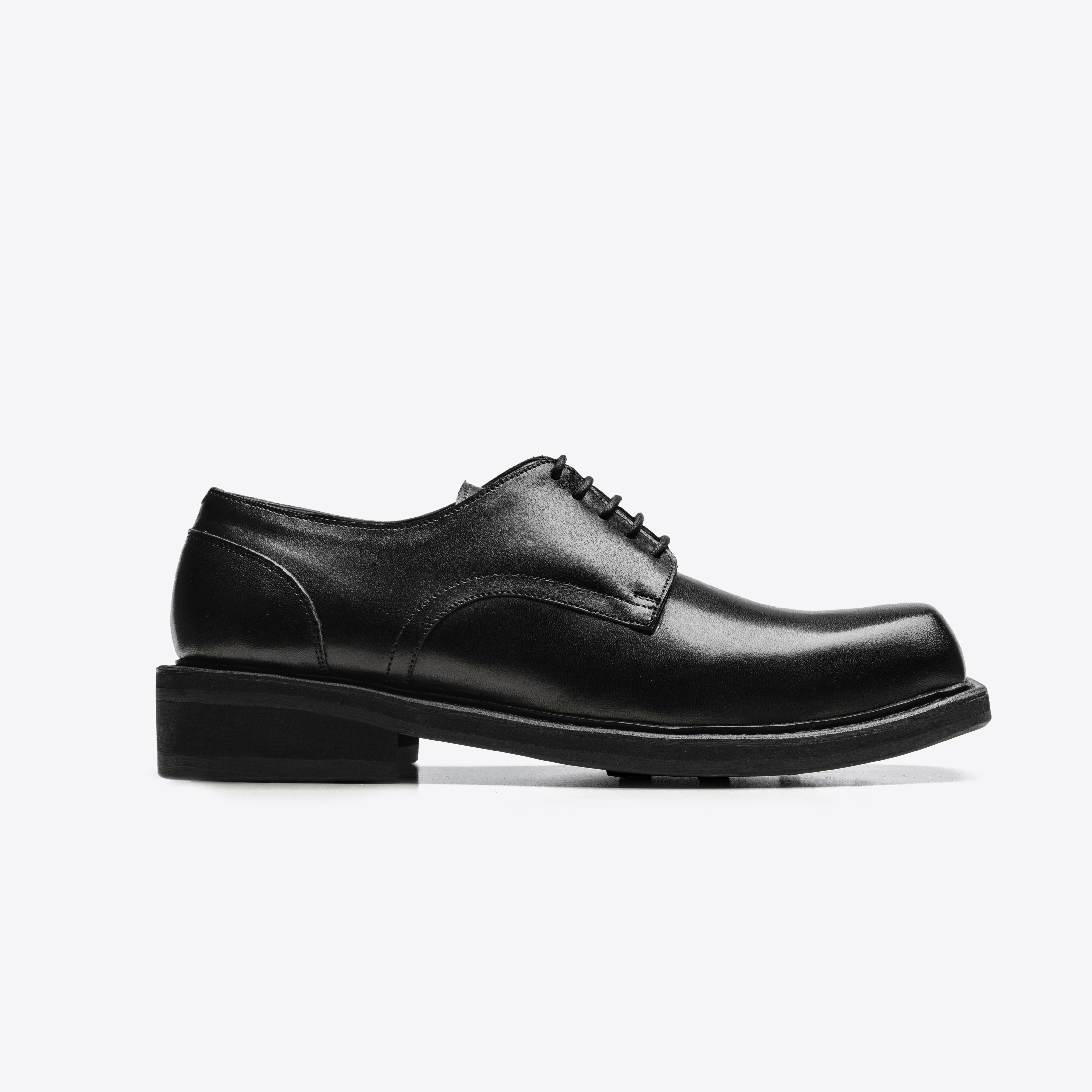 GIÀY DERBY NAM MŨI VUÔNG TARMOR MÀU ĐEN DERBY SHOES WITH SQUARE TOE IN BLACK LEATHER