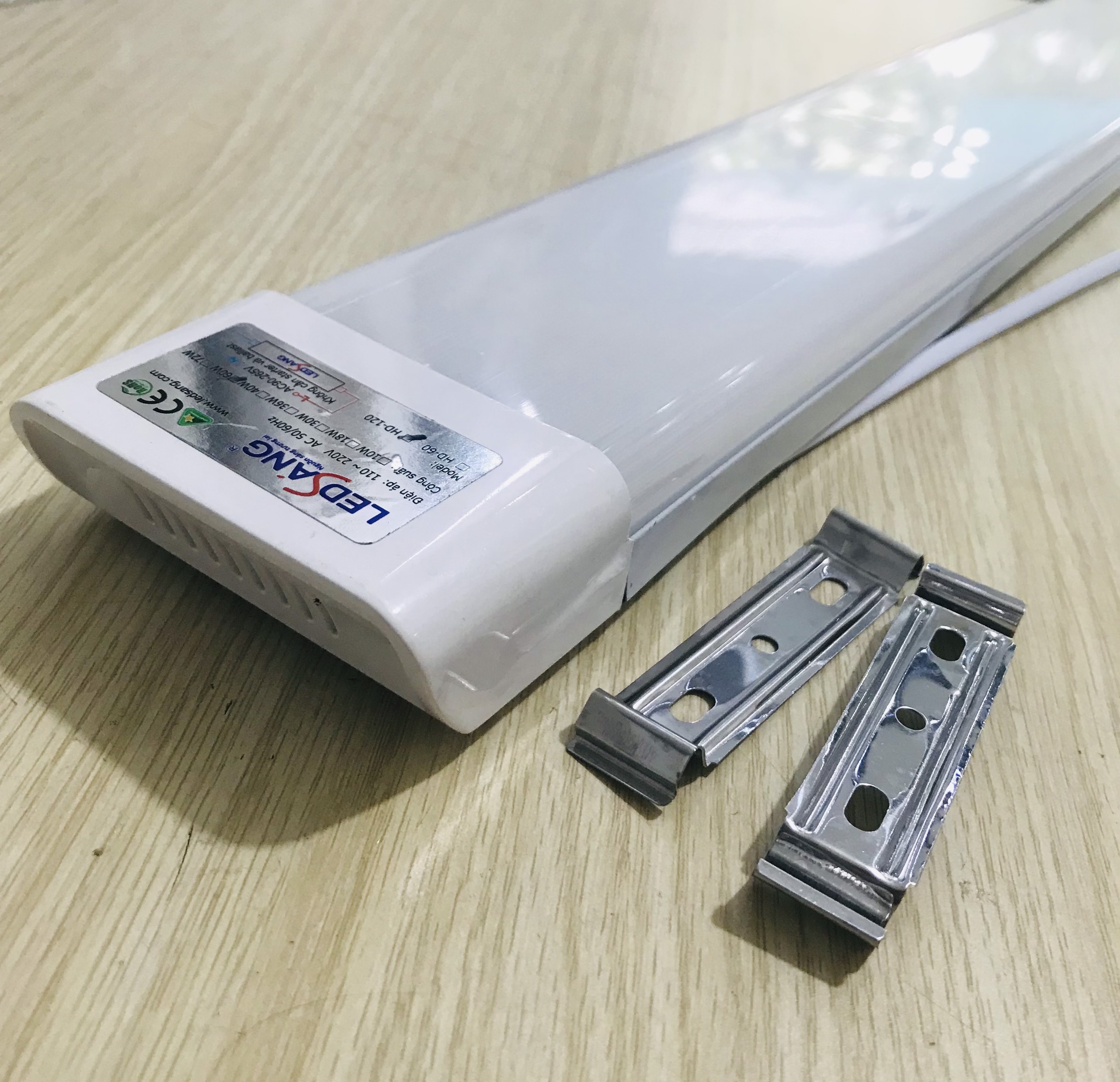 Bộ Đèn Tuýp LED Bán Nguyệt 18W 40W 60W 0.6M 1.2M - Bóng đèn led 0.6m 1.2m