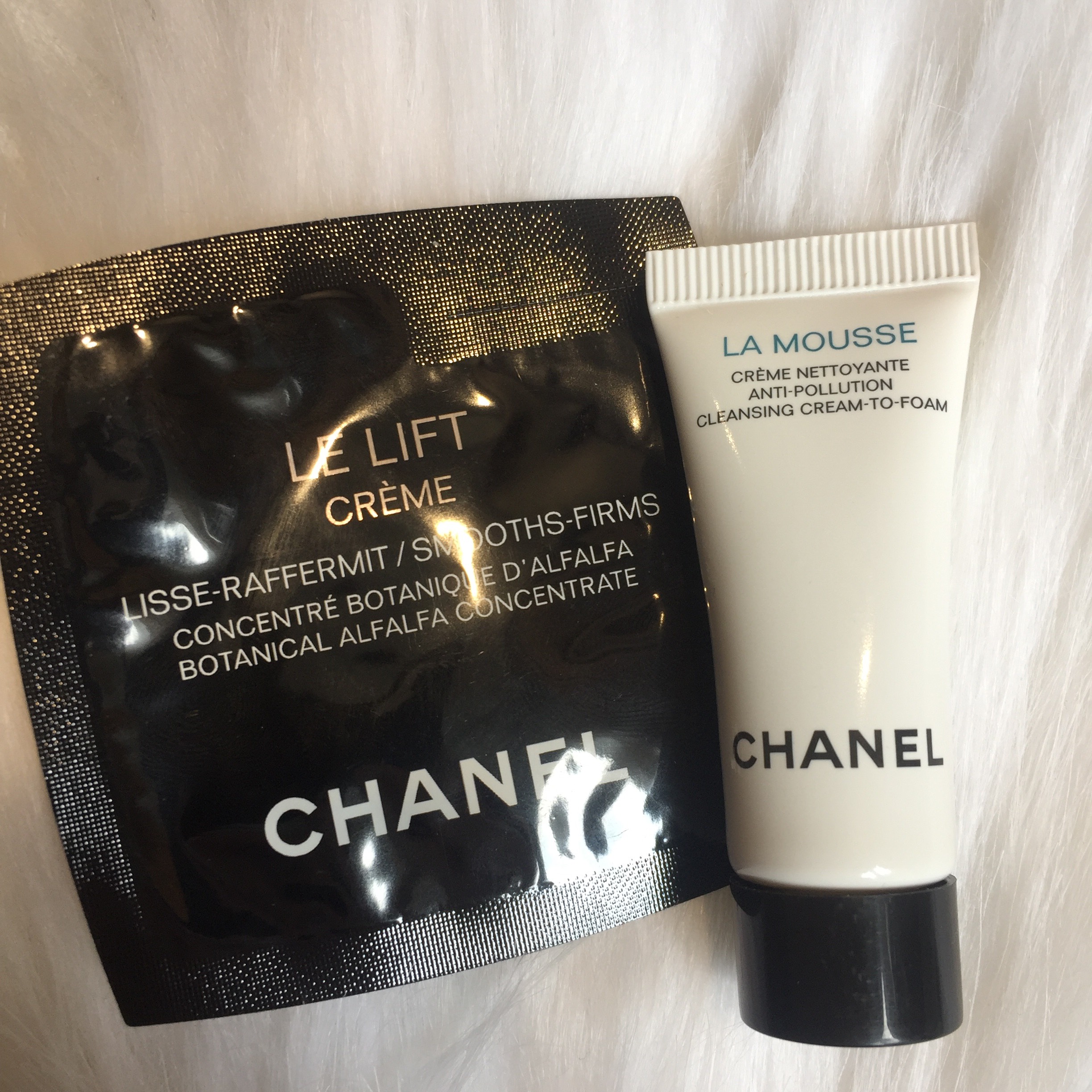 [Hcm]Sữa Rửa Mặt Chanel La Mousse Crème Nettoyante Anti - Pollution Cleansing Cream - To - Foam - 5Ml