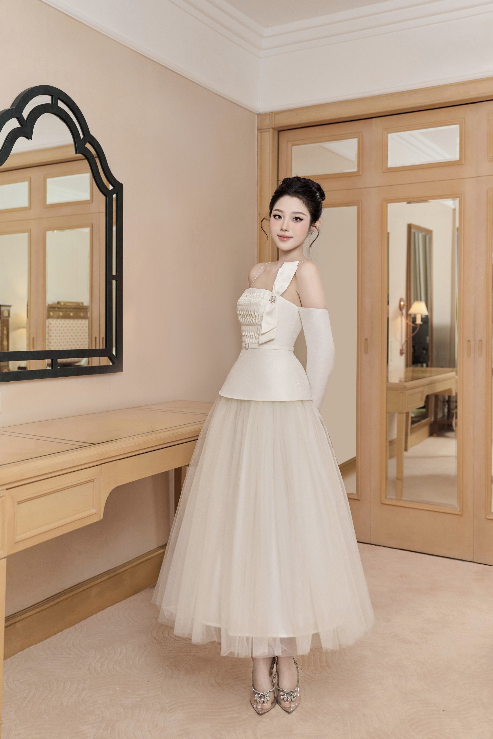 Áo Kiểu Nữ Dài Tay Thiết Kế Trễ Vai SOLEIL ROOM Phối Nơ Bản Dọc Chiết Eo Tôn Dáng TUBE TOP