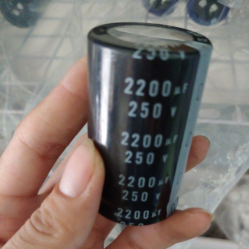 Tụ 250v 2200uf 200v 2200uf 200v 1800 (tụ tháo máy)