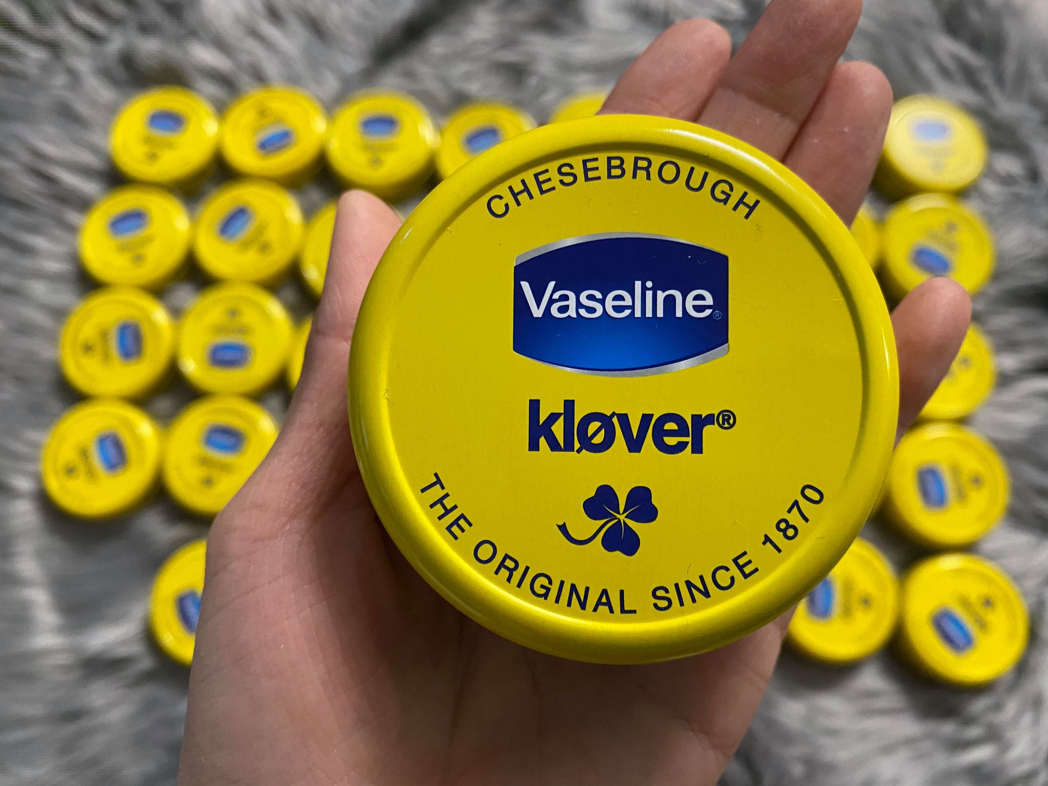 Sáp Dưỡng Môi Và Da Vaseline Klover Nauy 40G