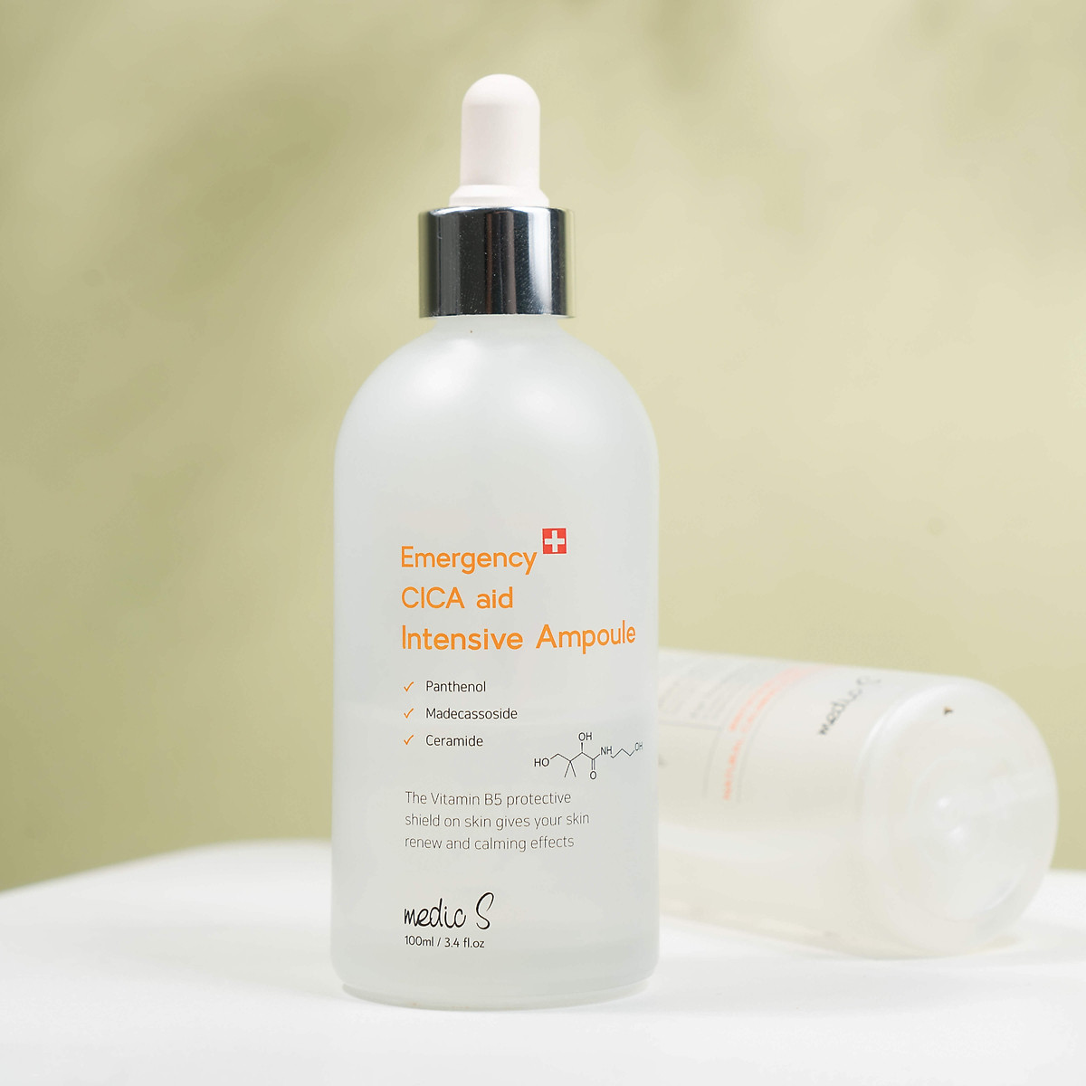 Tinh chất cấp ẩm và căng bóng Ampoule Medic S Tinh chất cấp ẩm vừa dưỡng trắng da vừa cấp ẩm căng bóng và mềm mịn MedicS 100ml – Renew and Calming. Giúp giảm kích ứng cho da nhạy cảm giảm nếp nhăn chống lão hóa phục hồi da