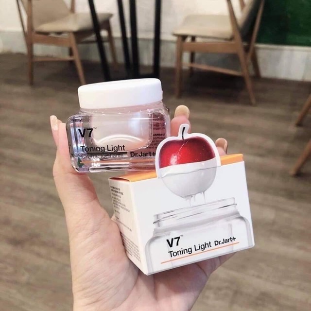 Kem Dưỡng V7 Toning Light Mini Dr.jart+ Tái Tạo Phục Hồi Giúp Da Khỏe Mạnh Và Tươi Trẻ Hơn Thu Nhỏ Và Se Khít Lỗ Chân Lông