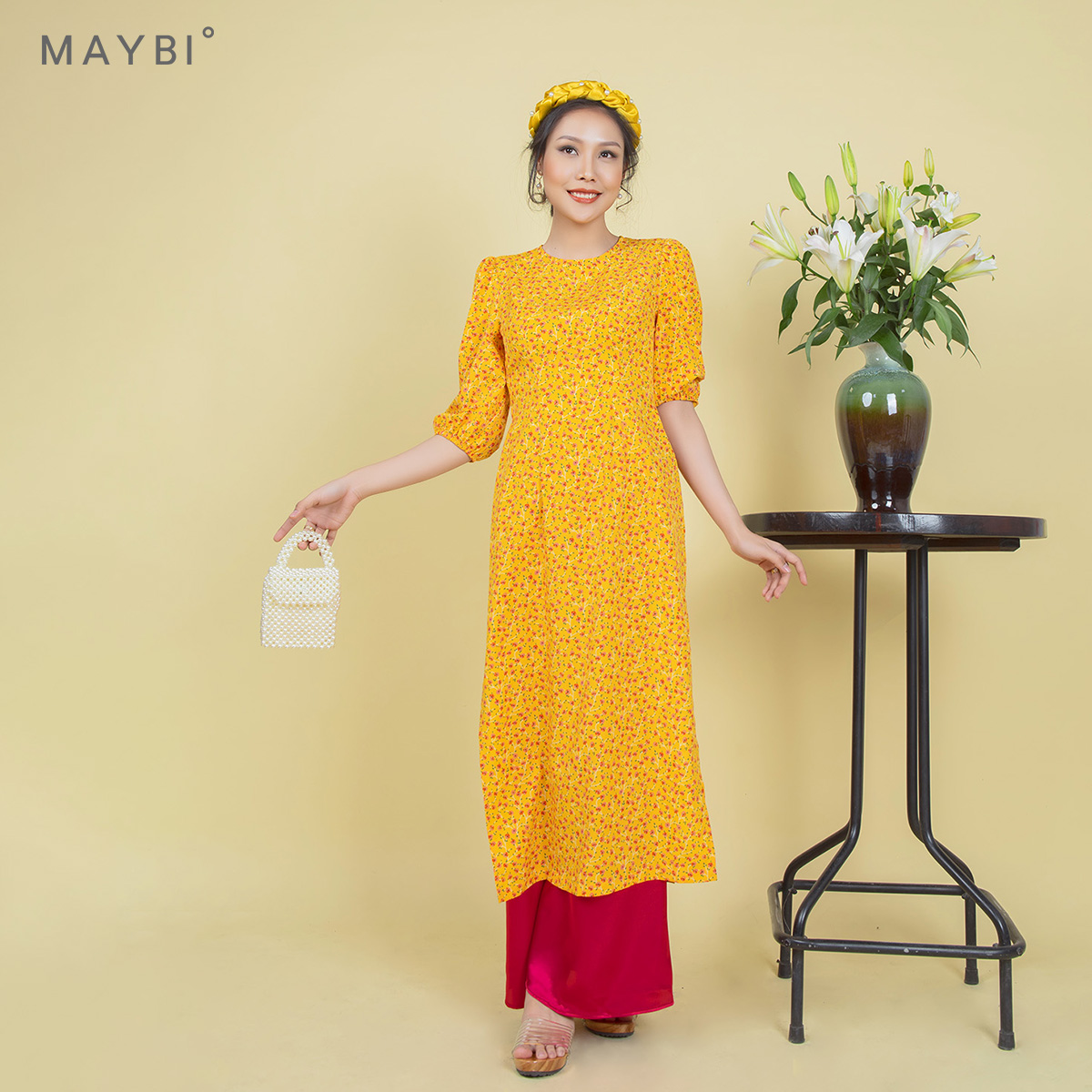 [NHẬP MÃ NOVFALAZSOCIAL02 GIẢM 40K ĐƠN 199K  ] Áo dài cách tân Thu Giáng MAYBI lụa tuyết vàng in hoa