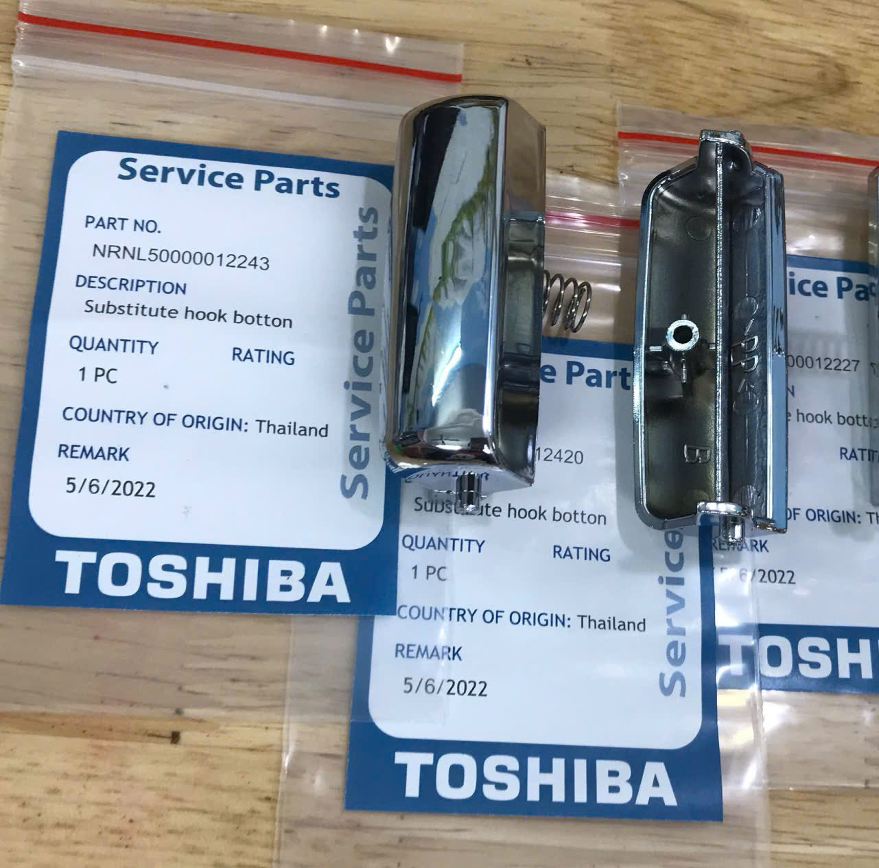 Combo 10 Lẫy Khóa Nồi Cơm Điện Tử Toshiba RC-18NMF và RC-10NMF HÀNG CHÍNH HÃNG