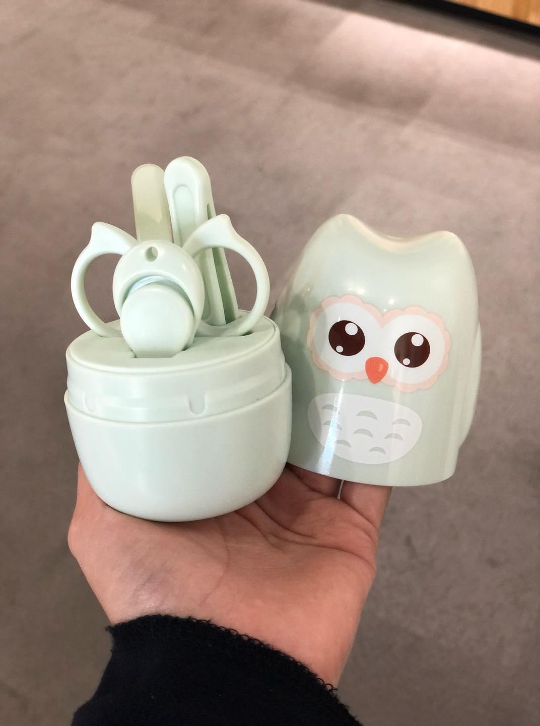 Cắt móng tay hình cú