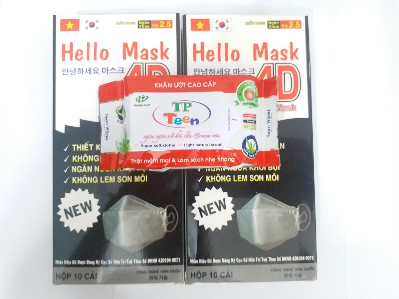 Combo Khẩu Trang Than Hoạt Tính 4D Hello Mask (Hộp 10 Cái)+ Khăn Ướt 20 Gram