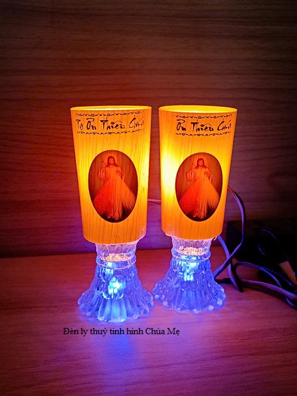 Đèn thờ công giáo ly thuỷ tinh cao 15cm(2 cây) có nhiều kiểu dáng trang trí bàn thờ công giáo