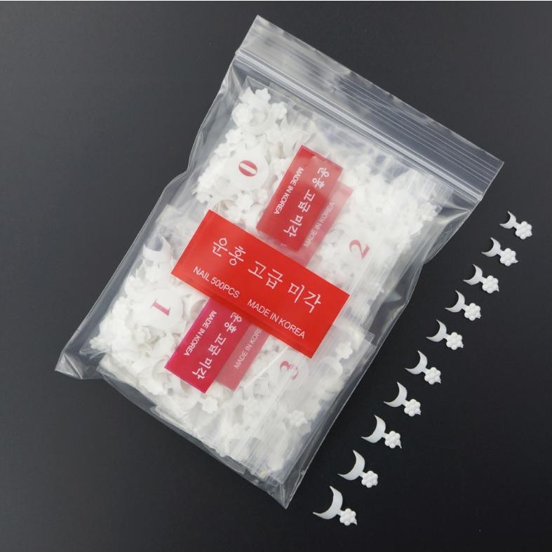 Phom Đầu Móng Trắng