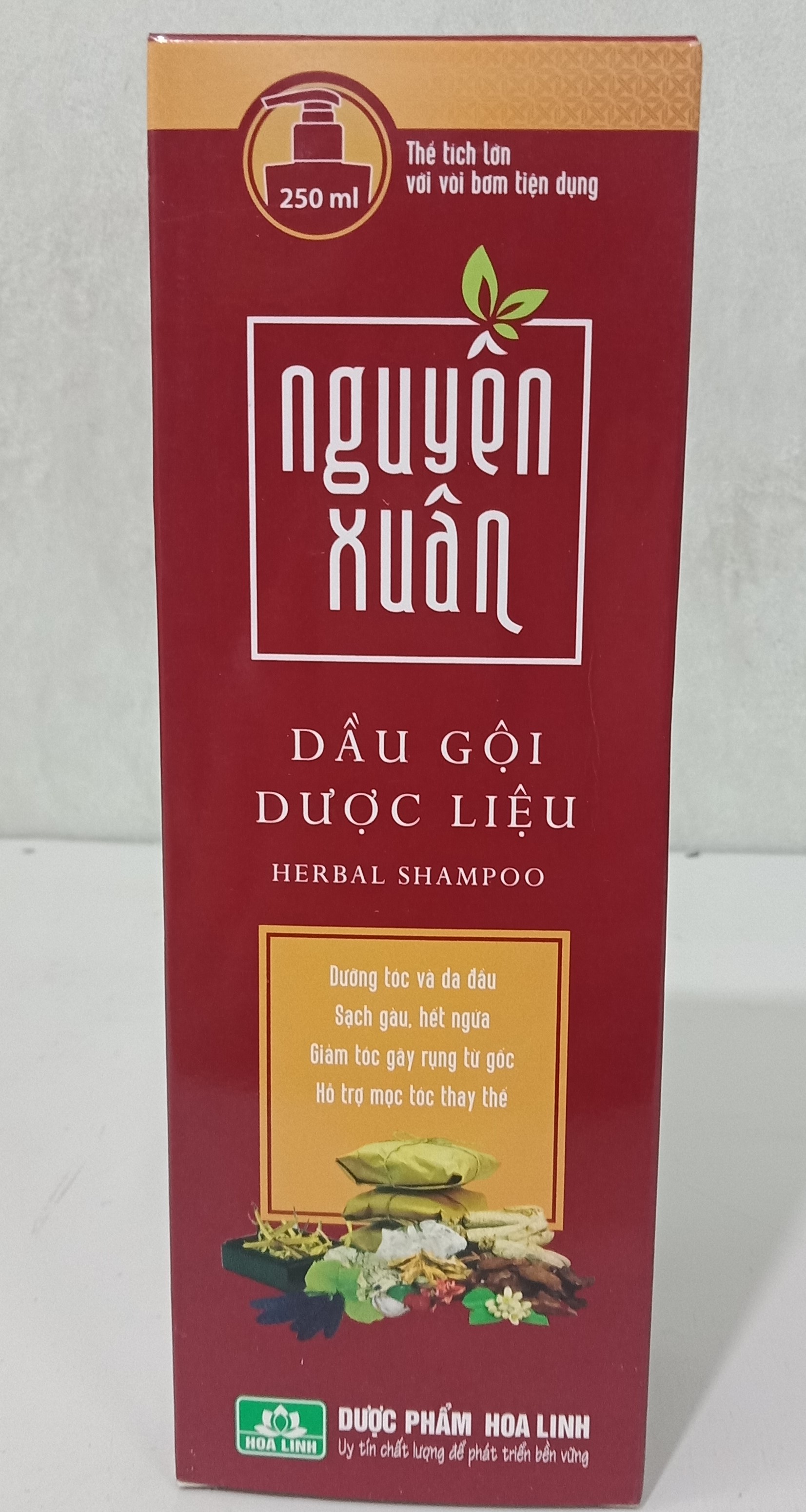 Dầu Gội Dược Liệu / Dầu Gội Nguyên Xuân Giảm Tóc Gãy Rụng Cho Mái Tóc Dày Mềm Mại Suôn Mượt ( Chai 250Mlmàu Nâu)