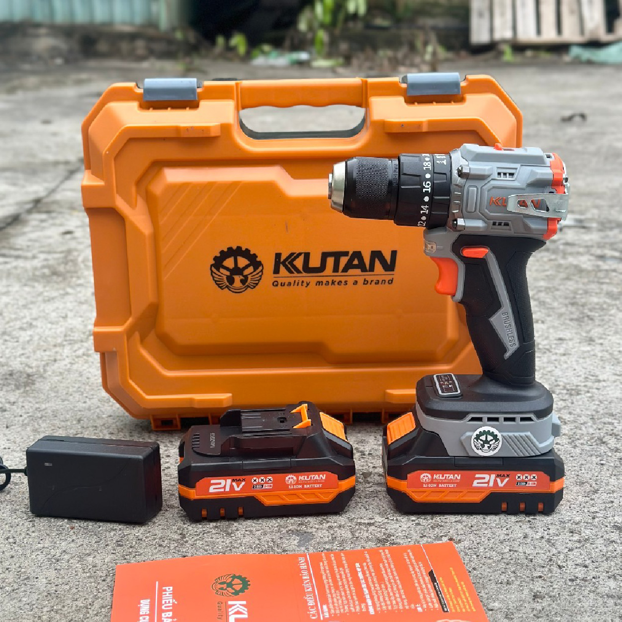 Máy Khoan Pin 5 Cell Kutan KP-136 3 Chức Năng Đầu Kẹp 10mm Auto lock Không Chổi Than Bảo Hành 6 Thán