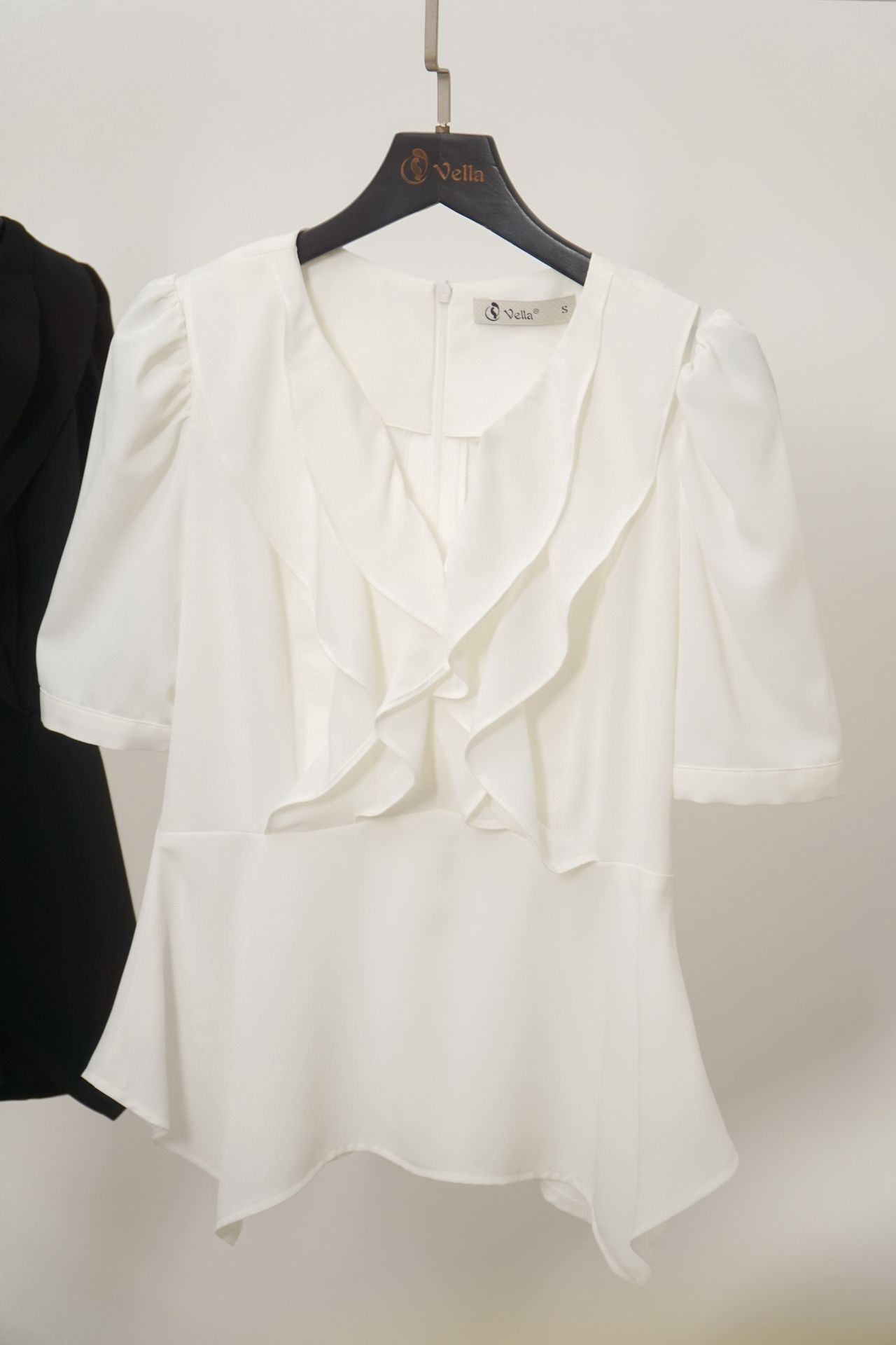 Vella Fashion - Set ELISE áo cổ V phối bèo tay ngắn và chân váy mini có túi VA25022 VV25023