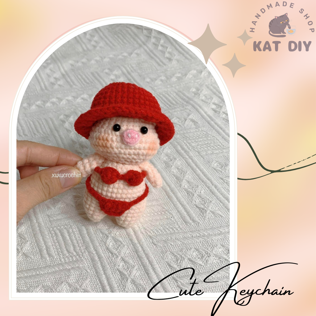 [ Hình thật ] Móc khoá Heo Bikini đội mũ bằng len đáng yêu Size 15cm- Móc khoá len handmade gấu bông