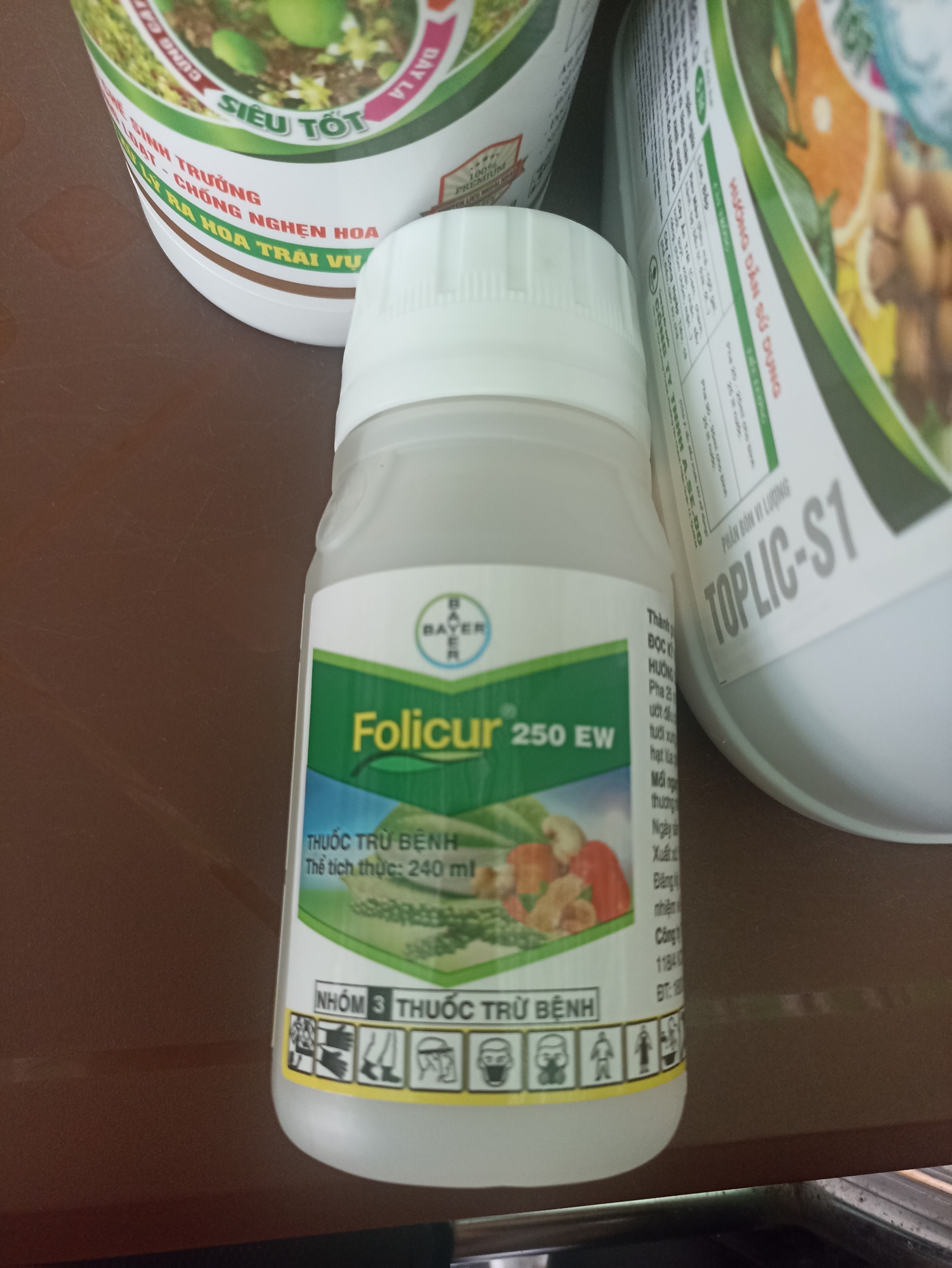 thuốc trừ bệnh FOLICUR_250EW_240ml_BAYER