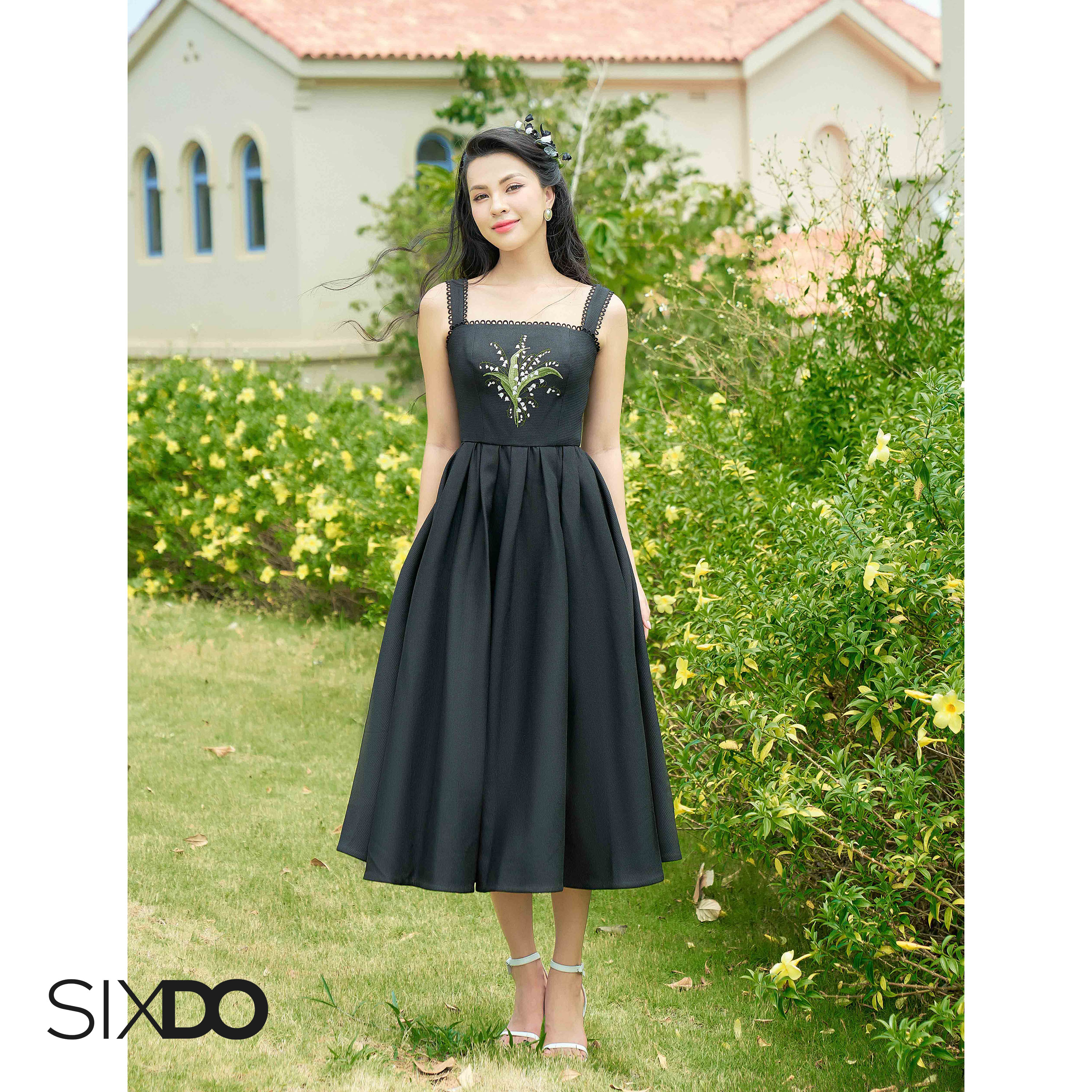 Đầm thô đen dáng xòe thêu hoa SIXDO (Black Midi Raw Dress With Embroidered Flower) (chưa kèm áo)