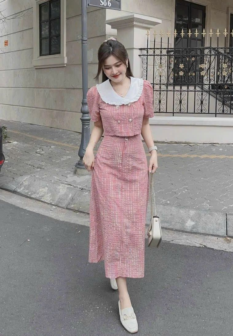 Set áo cổ bèo croptop và chân váy midi caro chất vải kate xốp set tiểu thư màu hồng sang chảnh style Hàn Quốc